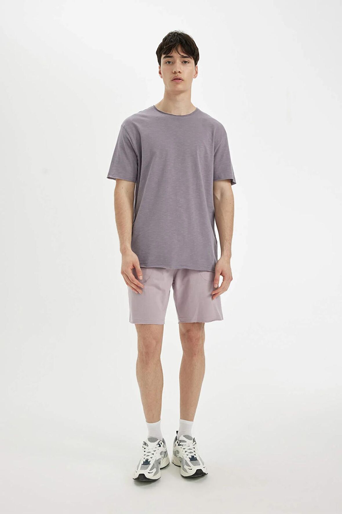 DeFacto Slim Fit Dar Paça Şort B8673AX24SMBR147