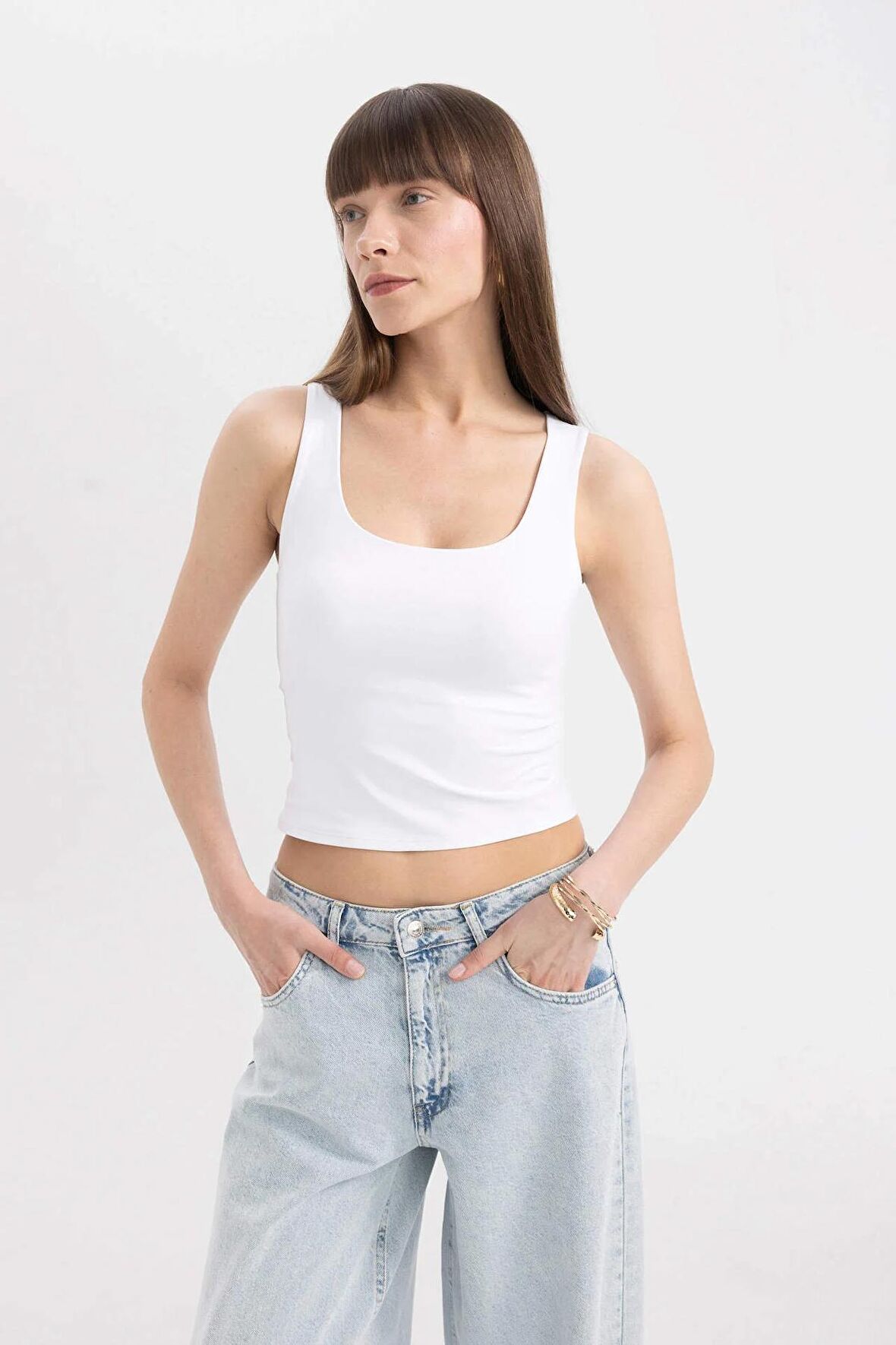 DeFacto Slim Fit Dar Kesim U Yaka Basic Düz Atlet C2622AX24SPWT34