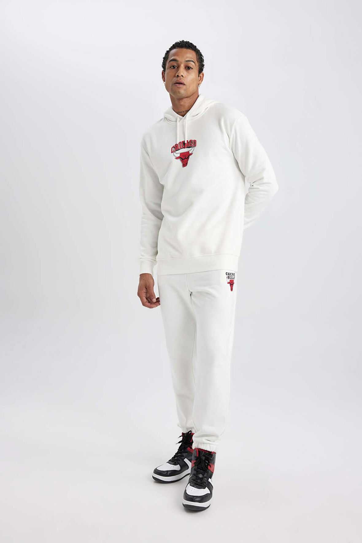 DeFactoFit NBA Chicago Bulls Standart Fit Kalın Jogger Eşofman Altı B3892AX24SPER105