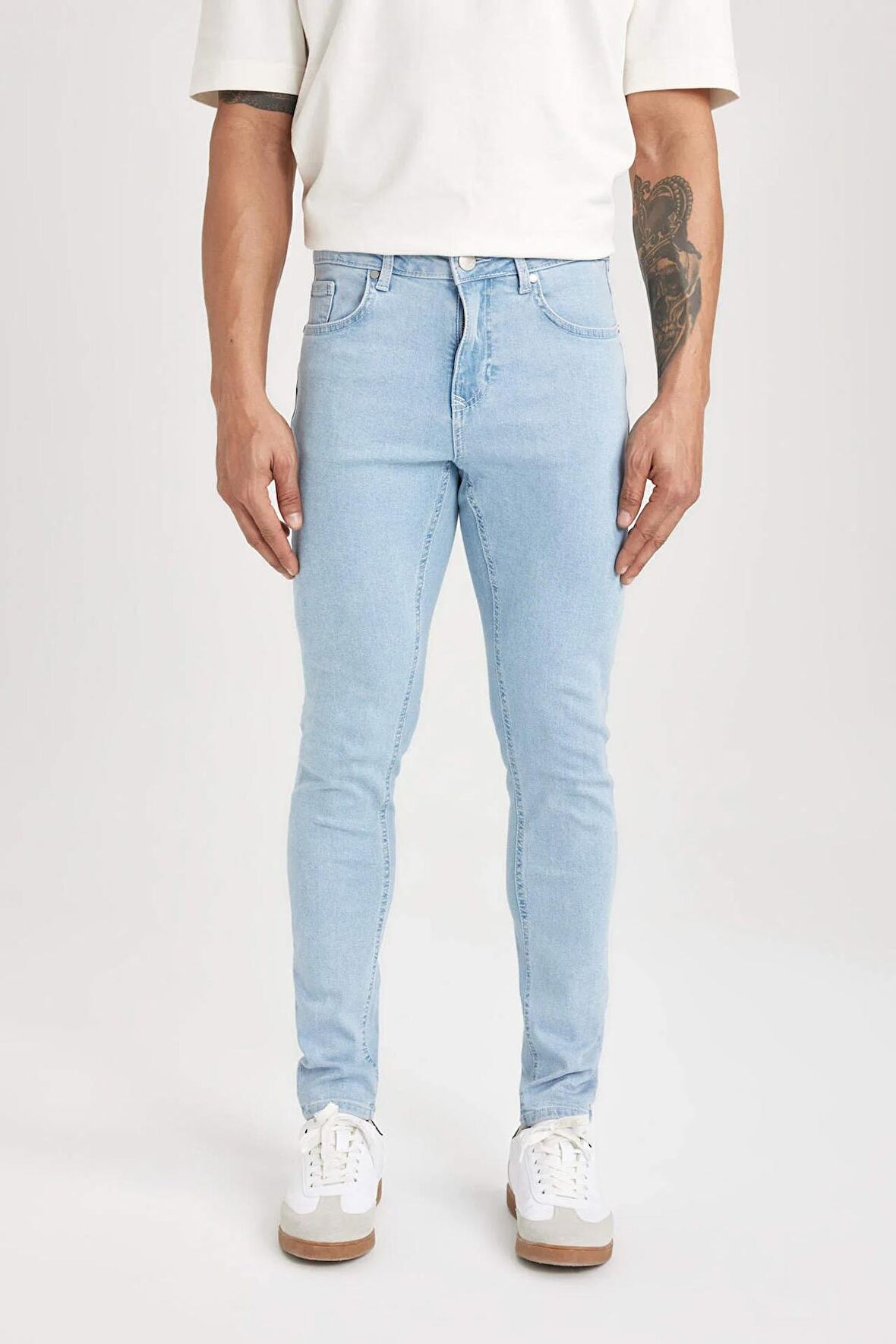 DeFacto Super Skinny Fit En Dar Kalıp Normal Bel Ekstra Dar Paça Jean Pantolon A6942AX24SPNM39