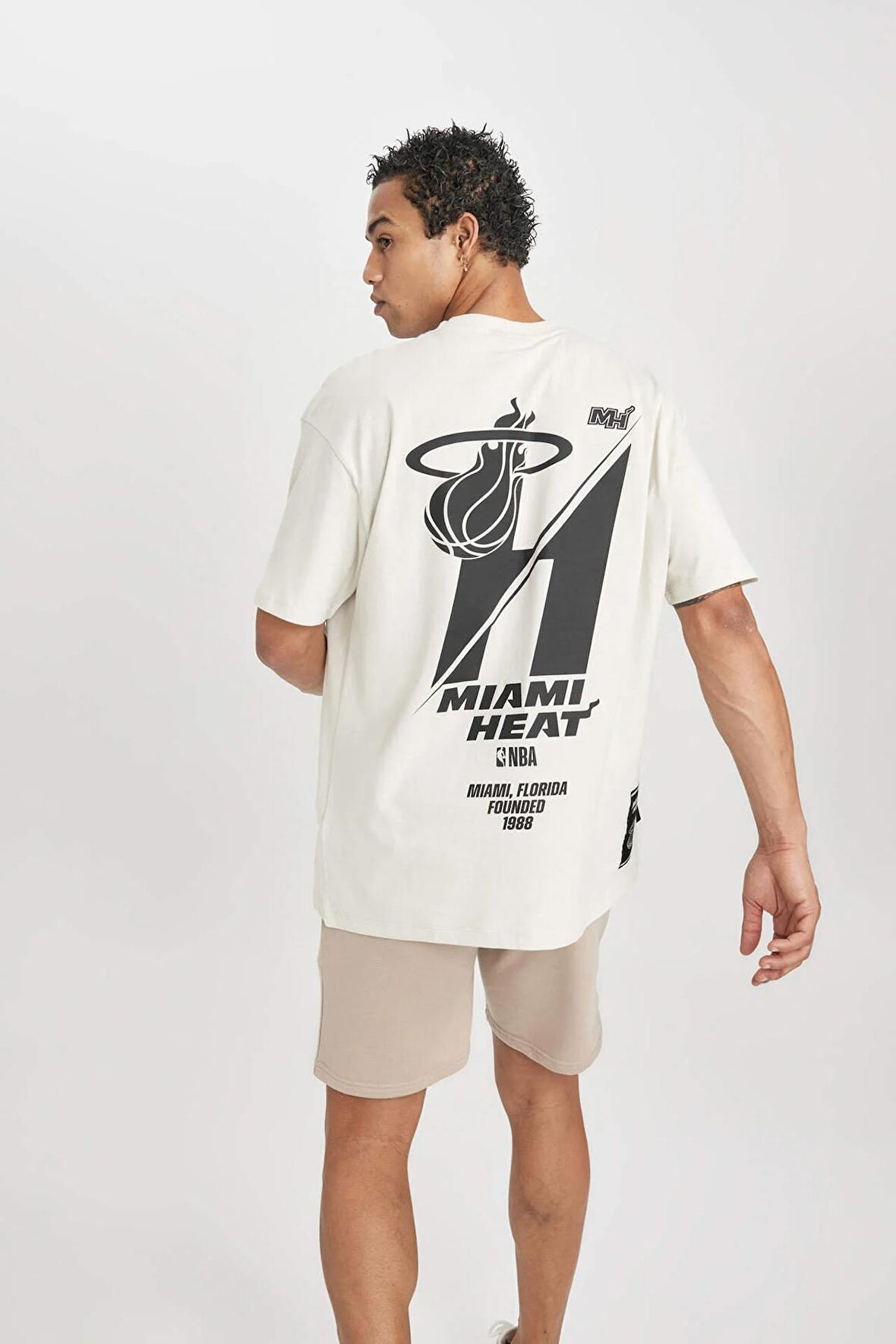 DeFactoFit NBA Miami Heat Boxy Fit Bisiklet Yaka Tişört