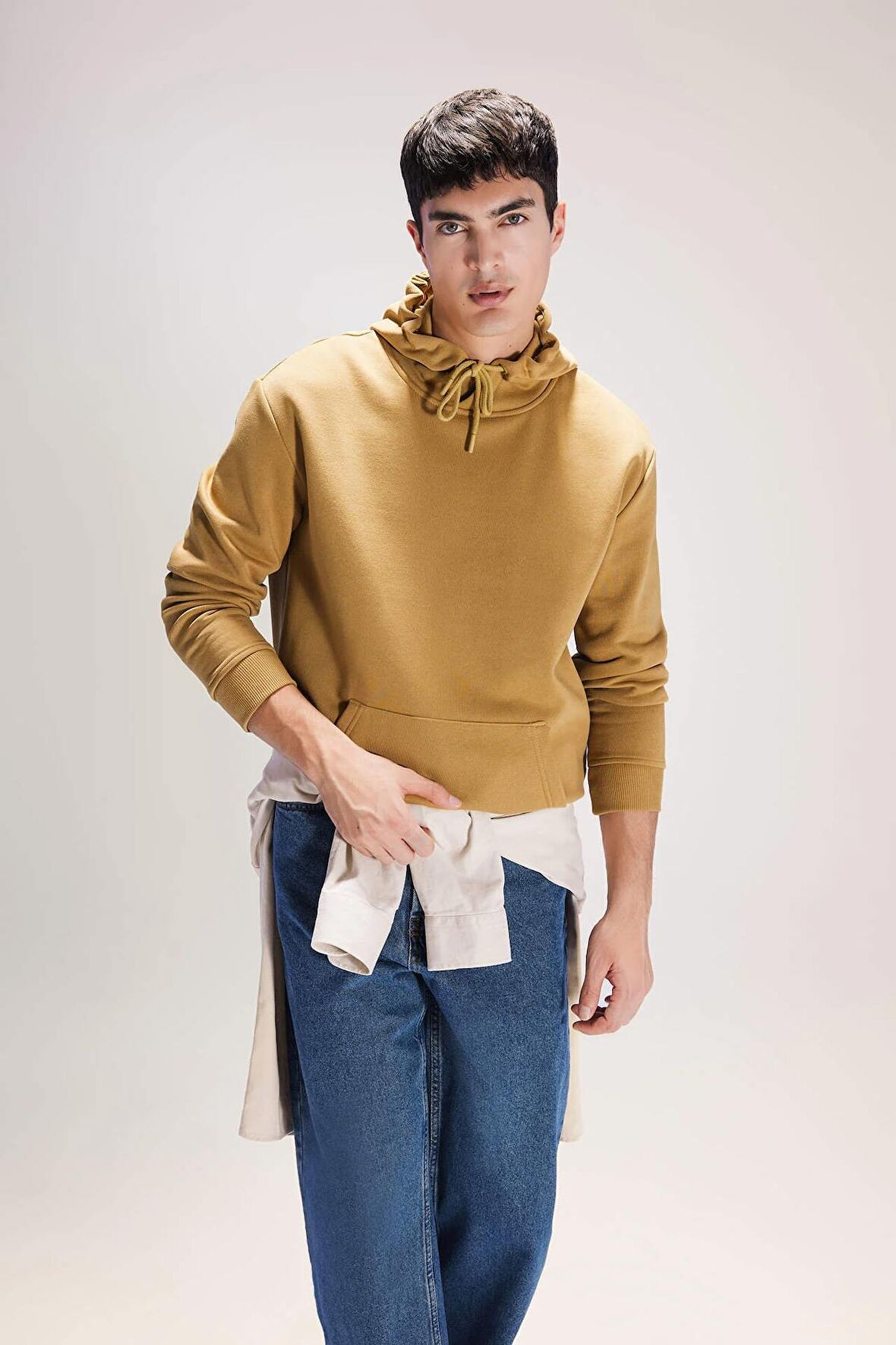 DeFacto Regular Fit Kapüşonlu Kanguru Cepli İçi Yumuşak Tüylü Basic Düz Sweatshirt X8283AZ23AUKH495
