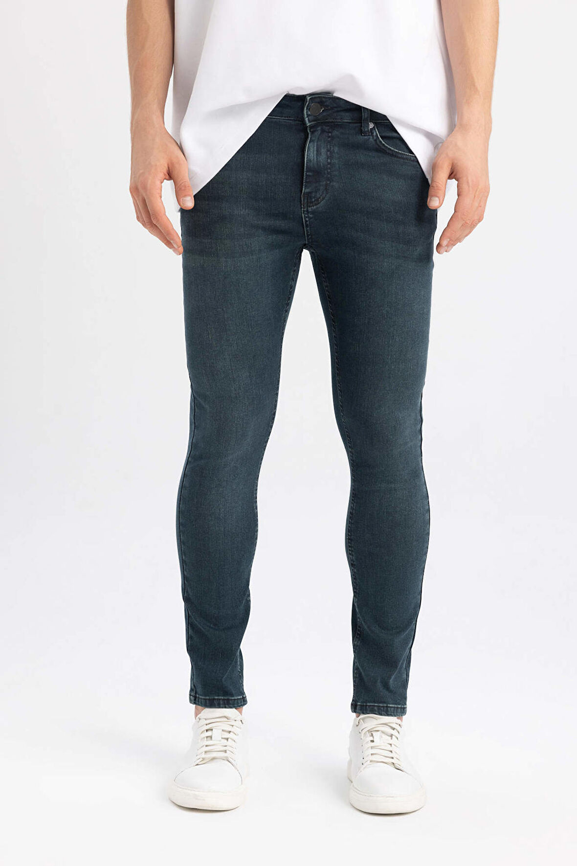 DeFacto Super Skinny En Dar Kalıp Normal Bel Ekstra Dar Paça Jean Pantolon Z6298AZ24SPNM41