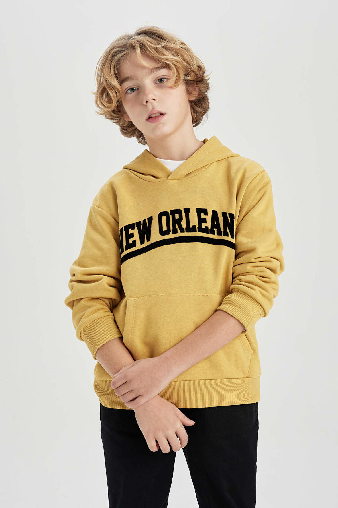 DeFacto Erkek Çocuk Baskılı Kapüşonlu Kalın Sweatshirt B9000A823CWYL310