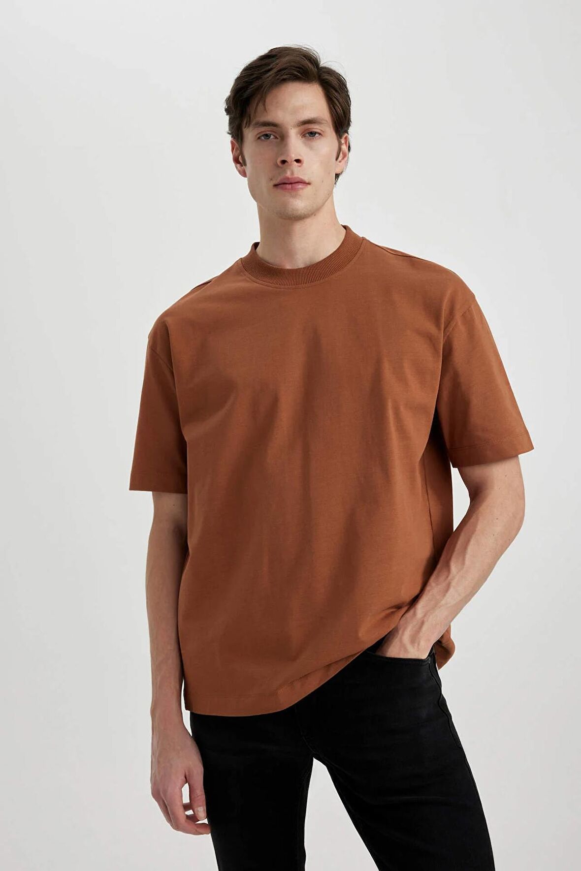 DeFacto Oversize Fit Bisiklet Yaka Kısa Kollu Tişört B4933AX24SPBN348