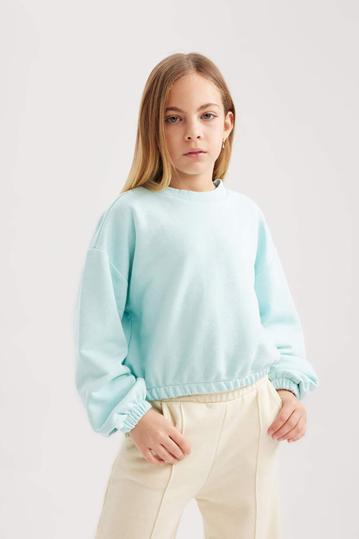 DeFacto Kız Çocuk Bisiklet Yaka Basic Düz Sweatshirt B7788A8NSTR203