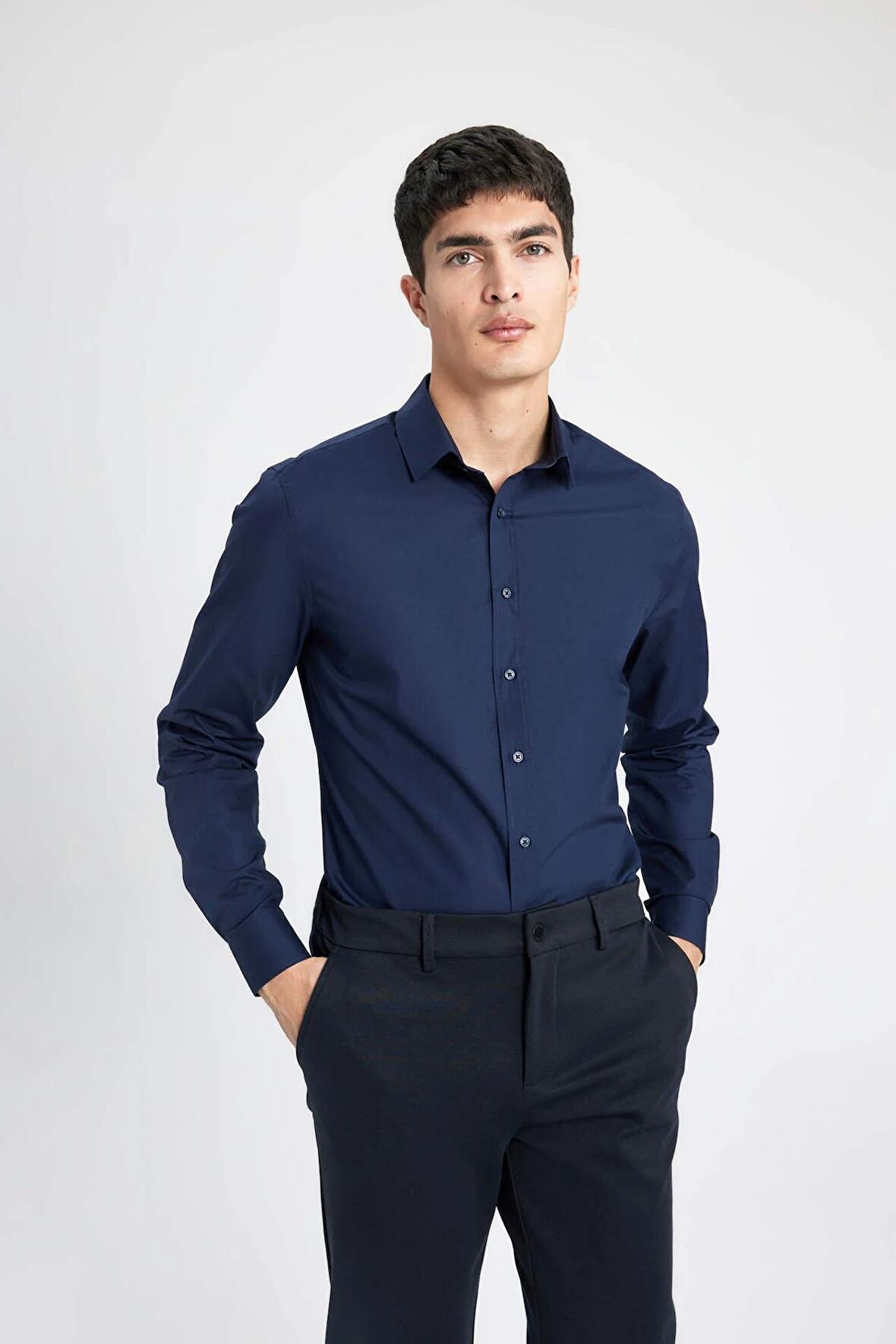 DeFacto Slim Fit Dar Kesim İtalyan Yaka Non Iron Ütü Gerektirmeyen Uzun Kollu Gömlek A7803AX24SPNV135