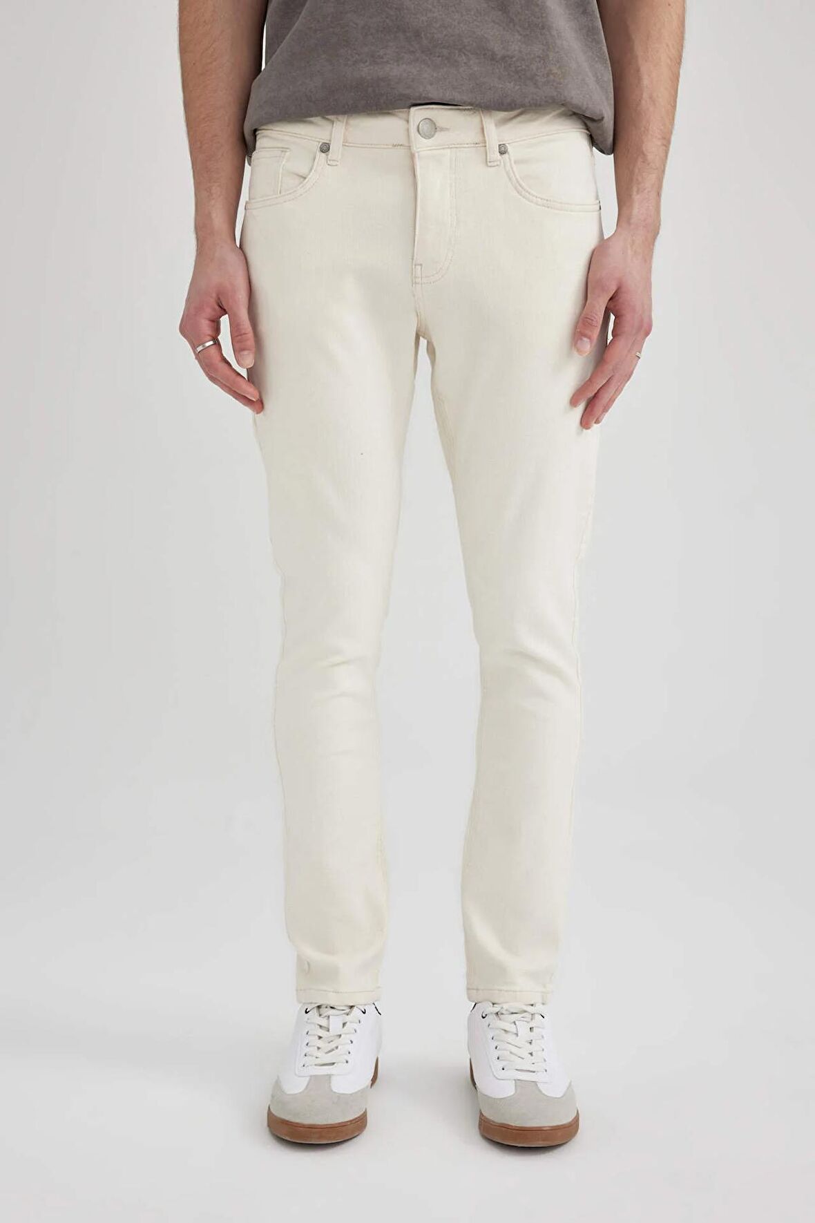 DeFacto Carlo Skinny Fit Ekstra Dar Kalıp Normal Bel Ekstra Dar Paça Jean Pantolon C6025AX24SMBG714