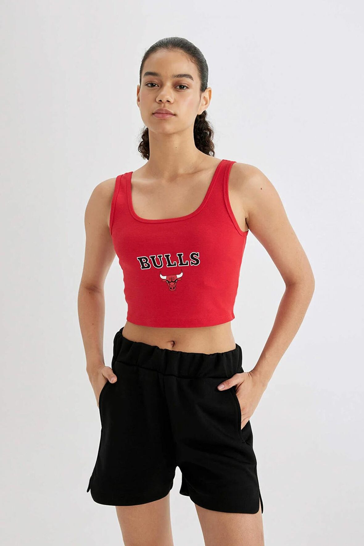 DeFactoFit NBA Chicago Bulls Crop Bisiklet Yaka Ribana Atlet B9960AX24SMRD303