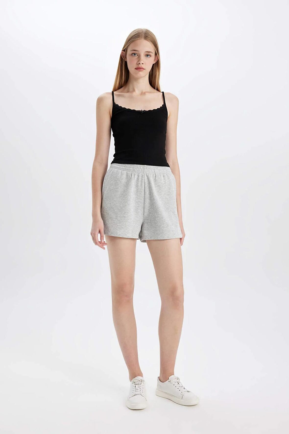 DeFacto Regular Fit Düz Paça Kalın Kumaş Basic Şort Z5071AZ24SMGR382