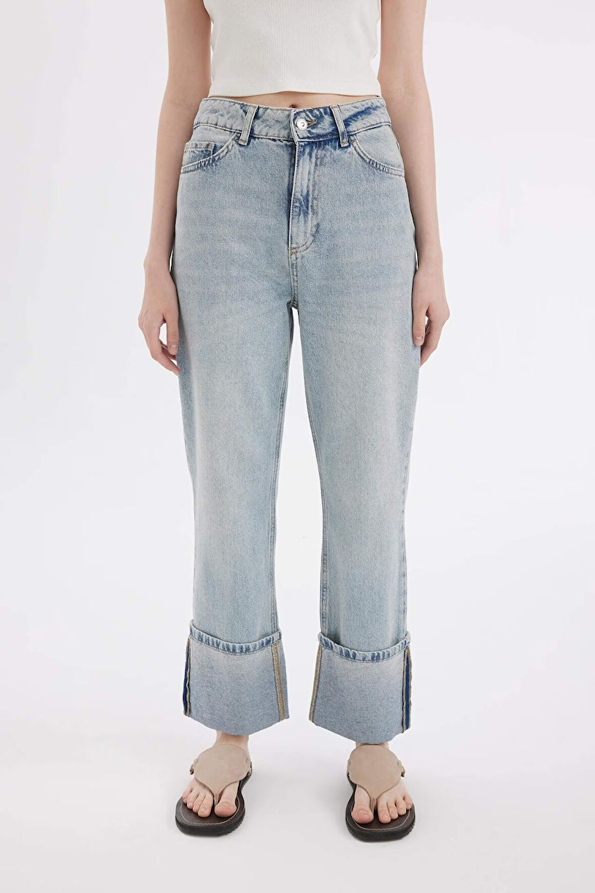 Straight Fit Yüksek Bel Katlamalı Paça Bilek Boy Jean Yıkamalı Pantolon