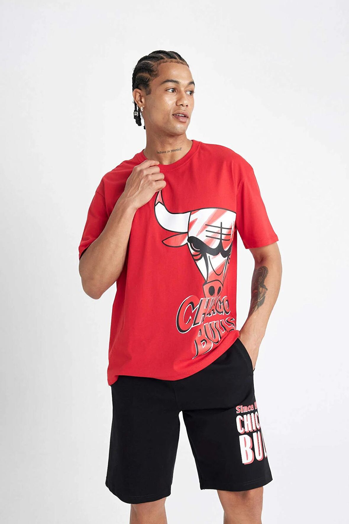 DeFactoFit NBA Chicago Bulls Boxy Fit Bisiklet Yaka Kısa Kollu Tişört C4158AX24HSRD296
