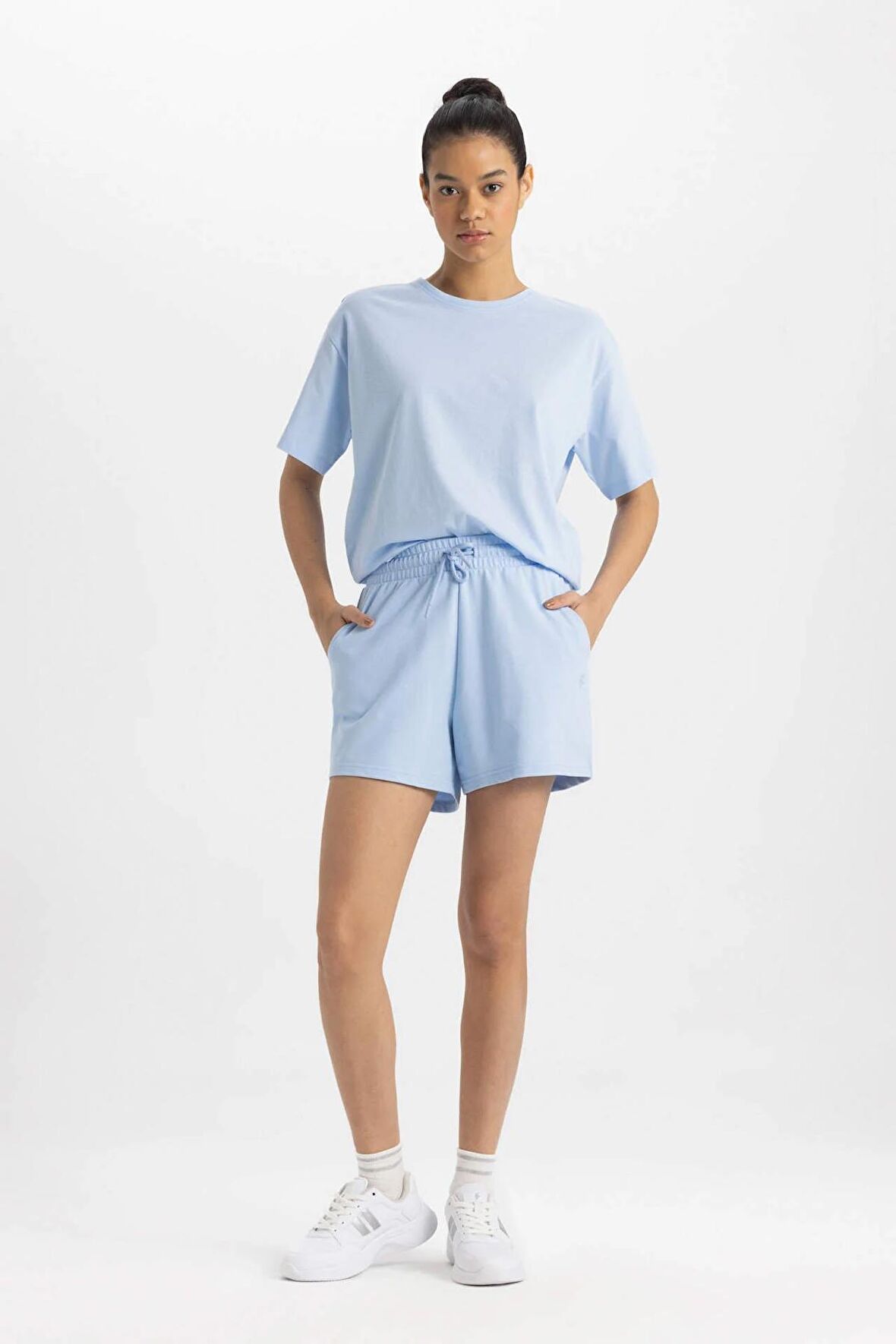 DeFactoFit Standart Fit Sporcu Kısa Paça Basic Düz Şort Z6696AZ24SMBE745
