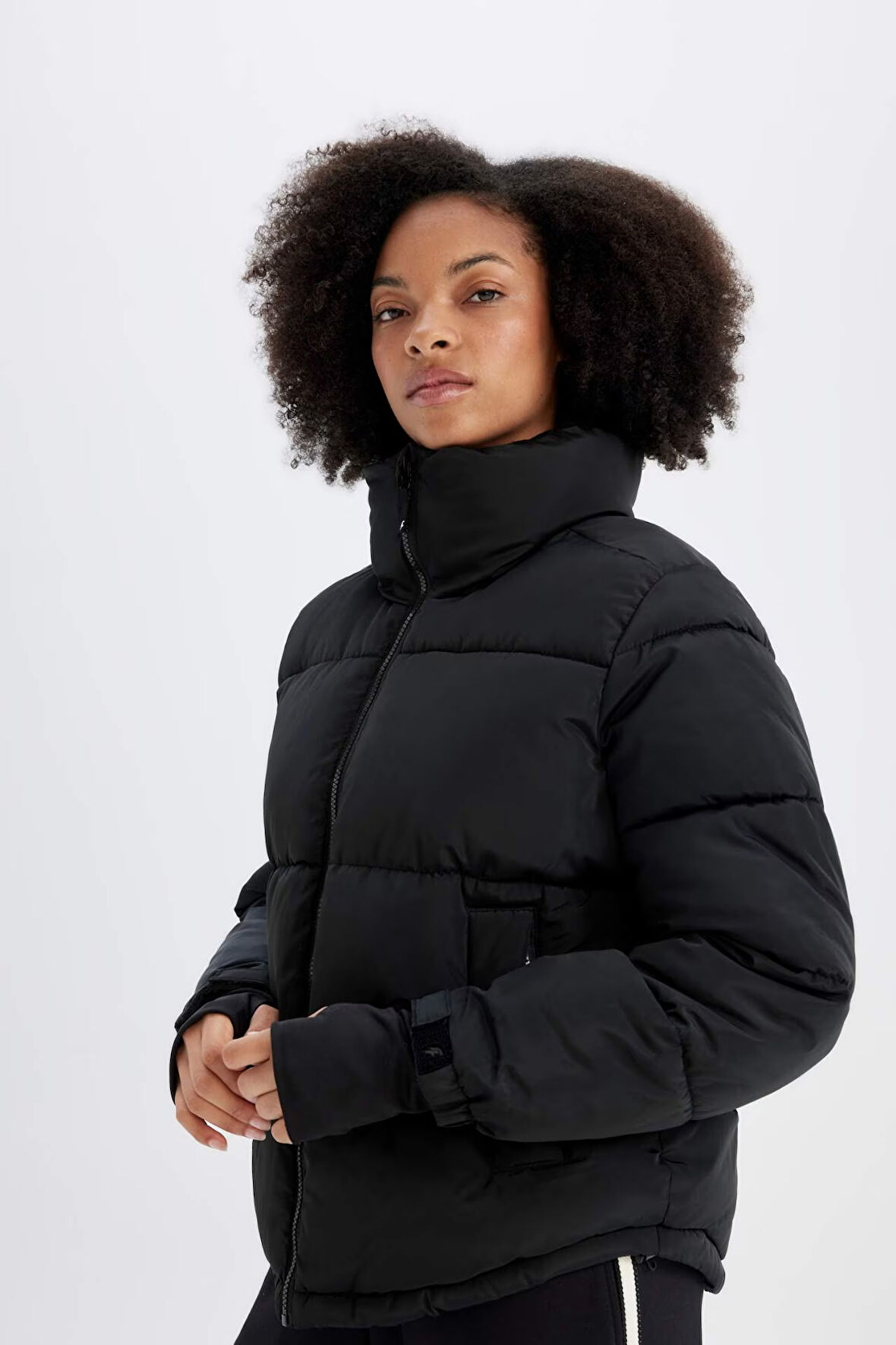 DeFactoFit Su İtici Dik Yaka Fermuarlı Cepli Şişme Mont