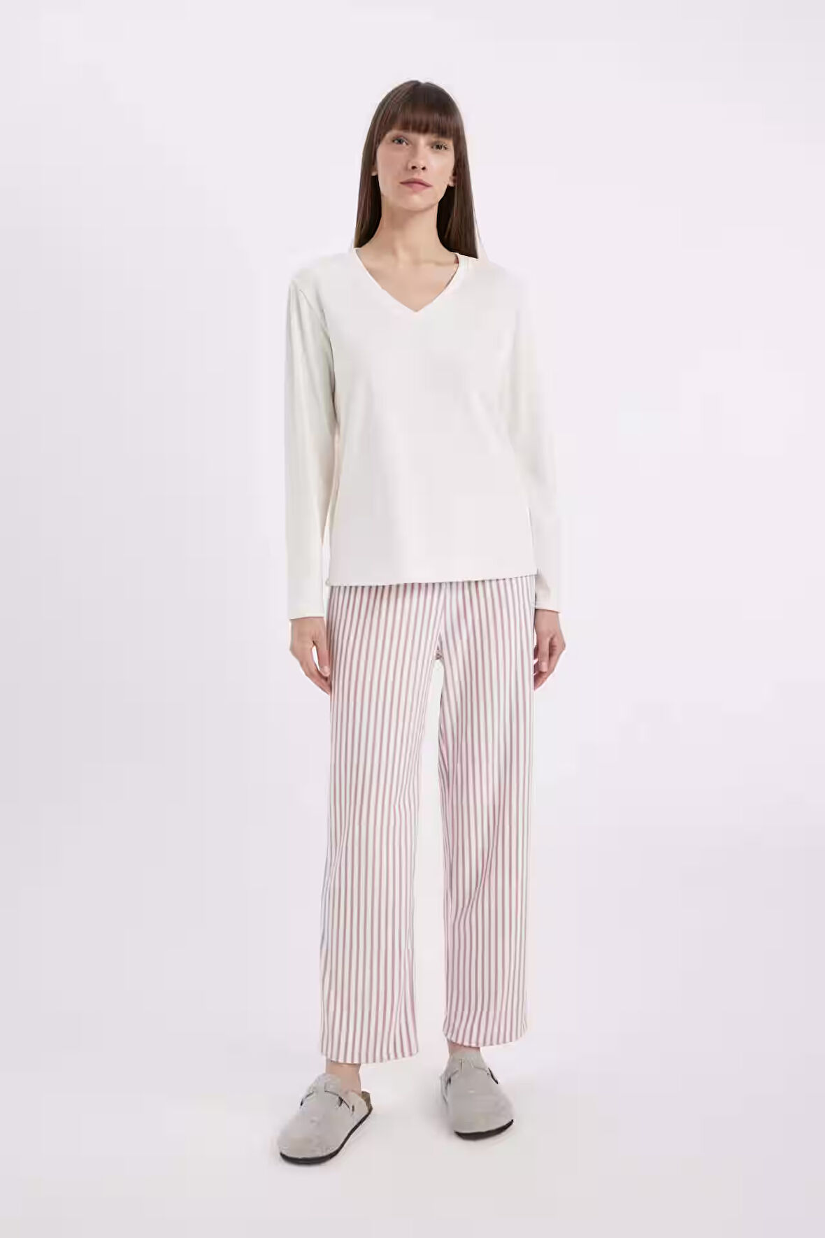 DeFacto Fall in Love Pijama Takım  V Yaka Basic Düz  Uzun Kollu Velur Üst Çizgili Beli Lastikli Alt A6205AX24AUBR277