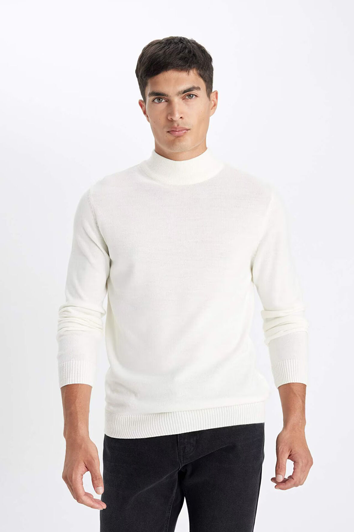 DeFacto Slim Fit Balıkçı Yaka Kazak R1127AZ24WNER100