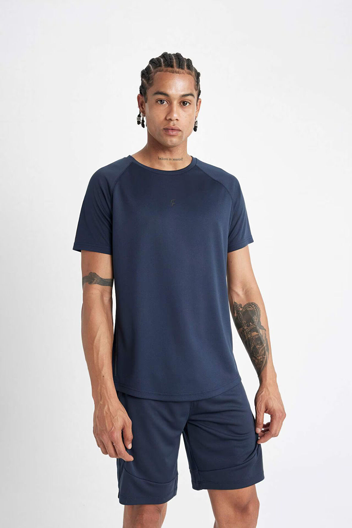 DeFactoFit Slim Fit Dar Kesim Bisiklet Yaka Baskılı Sporcu Kısa Kollu Tişört V2887AZ24AUNV146