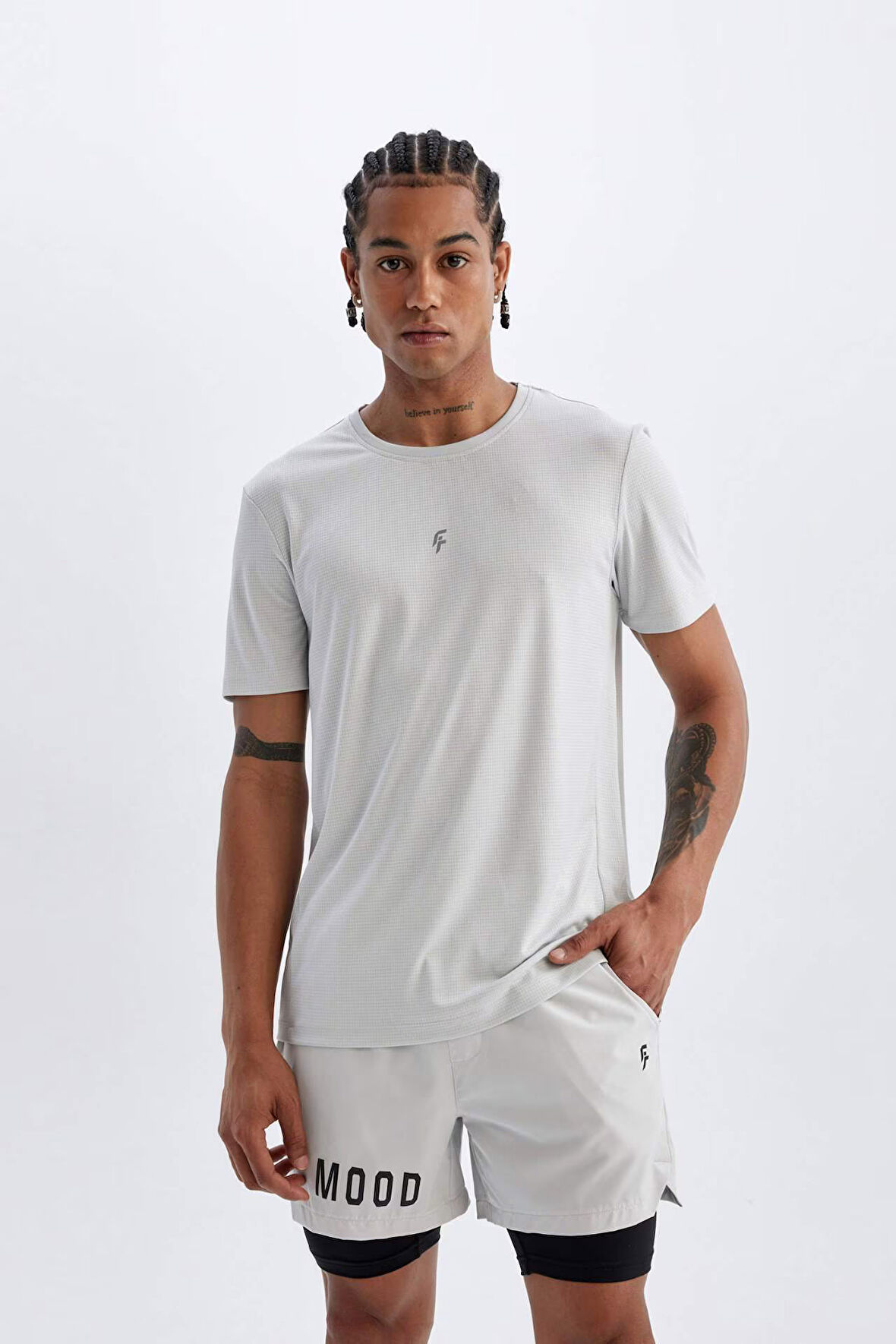 DeFactoFit Slim Fit Dar Kesim Bisiklet Yaka Baskılı Sporcu Kısa Kollu Tişört X6142AZ24AUGR493
