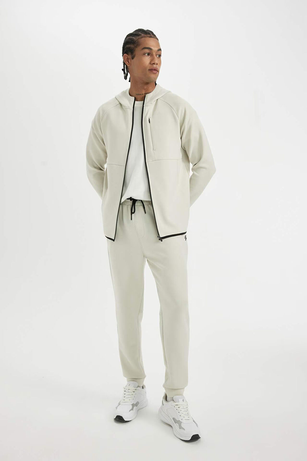 DeFactoFit  Slim Fit Sporcu Jogger Eşofman Altı Dar Kesim Skuba Dalgıç Kumaş Standart Paça Beli Bağcıklı Lastikli Paça Z9112AZ24AUBG721