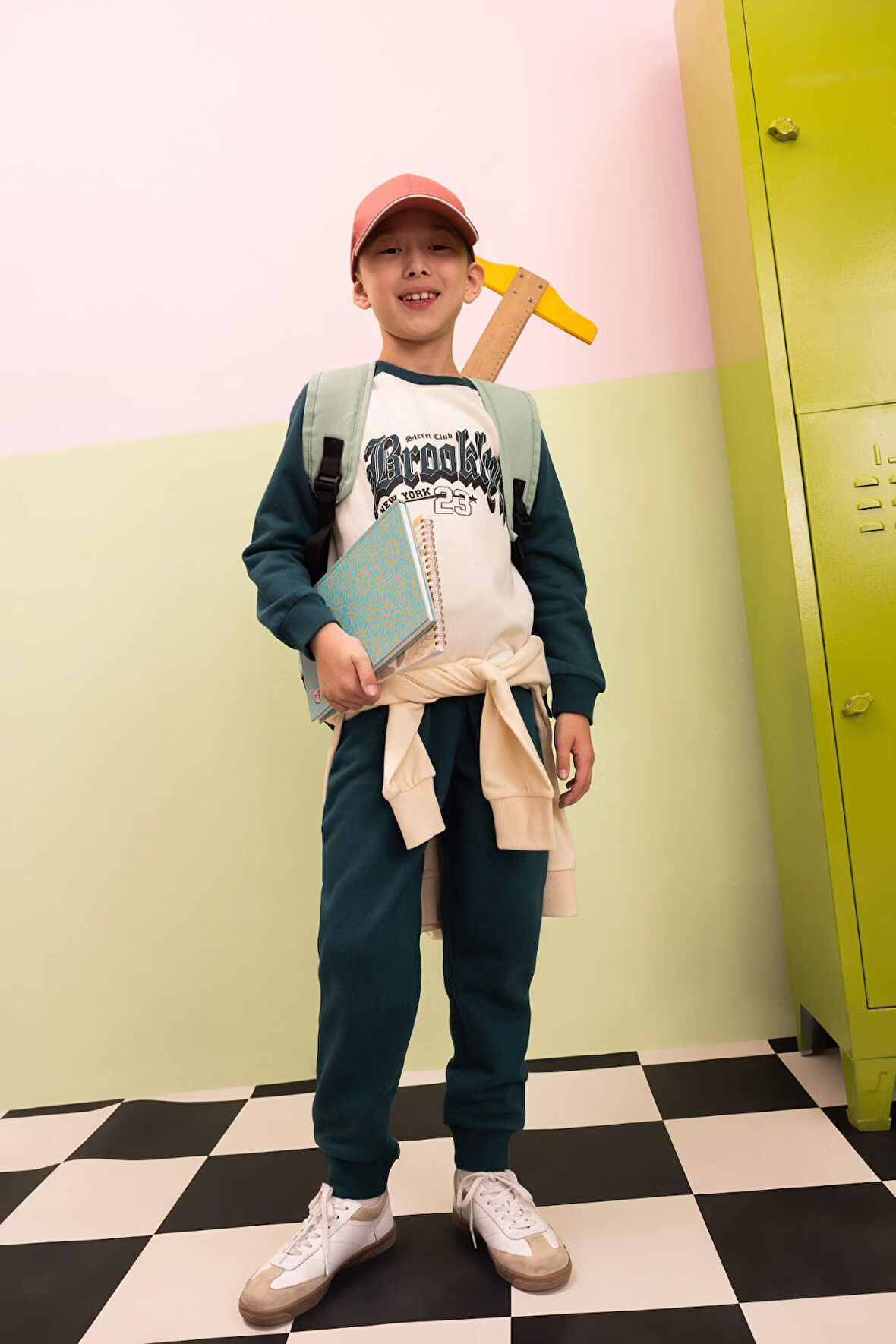 DeFacto Erkek Çocuk 2'li Takım Baskılı Bisiklet Yaka Sweatshirt Üst Beli Lastikli Jogger Eşofman Altı D2033A824AUGN246