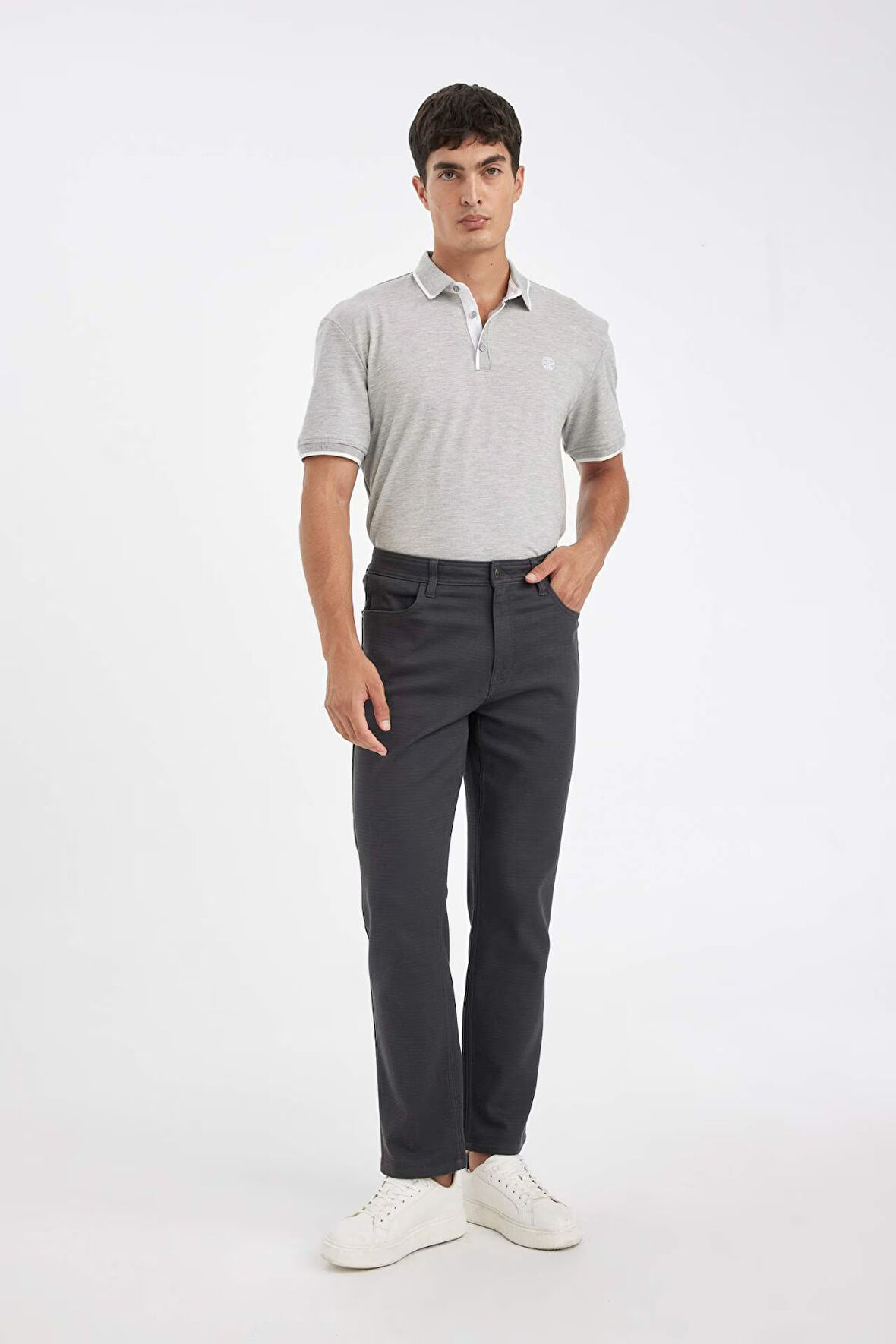 DeFacto Regular Fit Normal Kesim Pantolon Düz Paça Cepli Basic Düz D1049AX24WNAR213