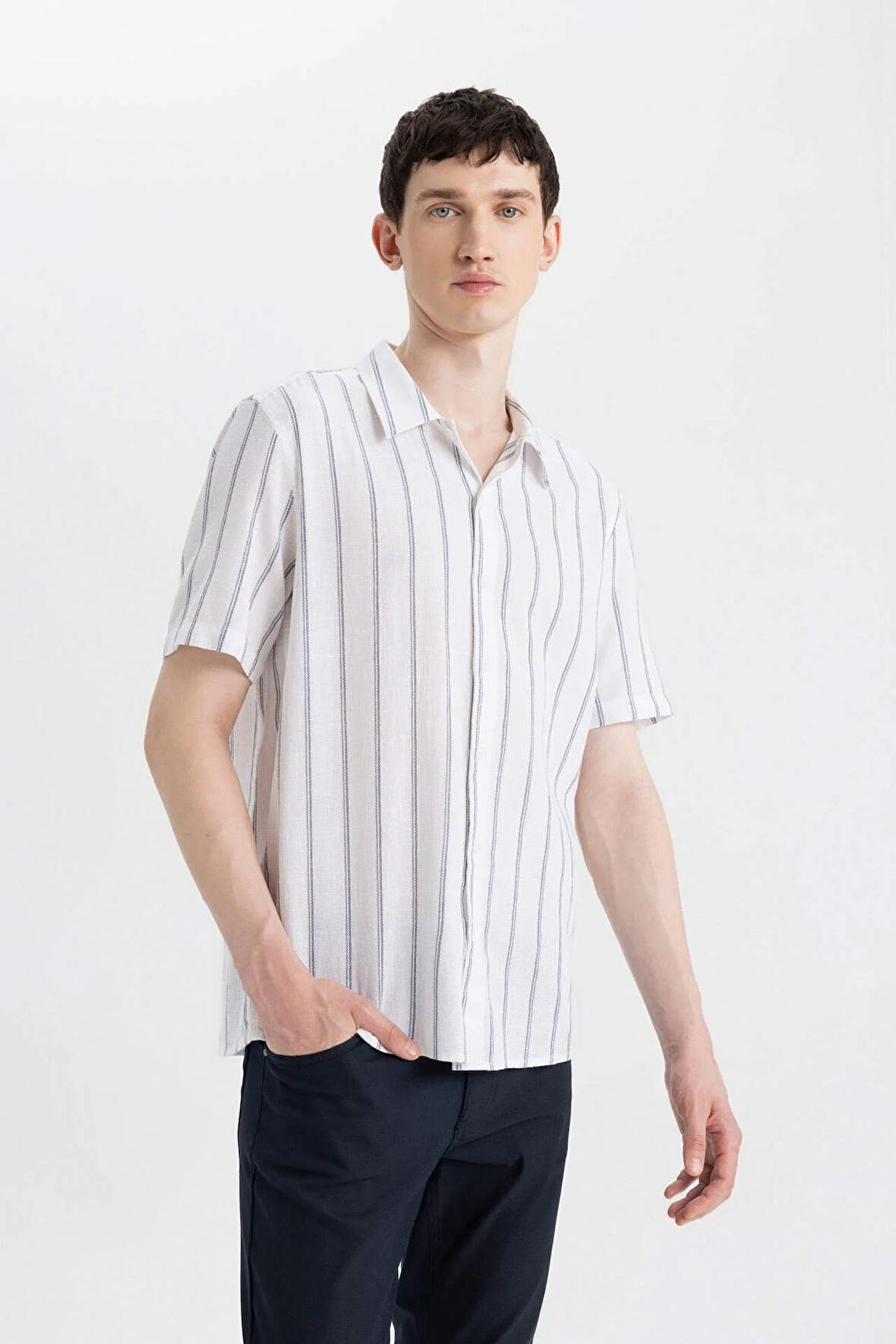DeFacto Regular Fit Yazlık Polo Yaka Pamuklu Çizgili Kısa Kollu Gömlek Z7344AZ24SMWT34