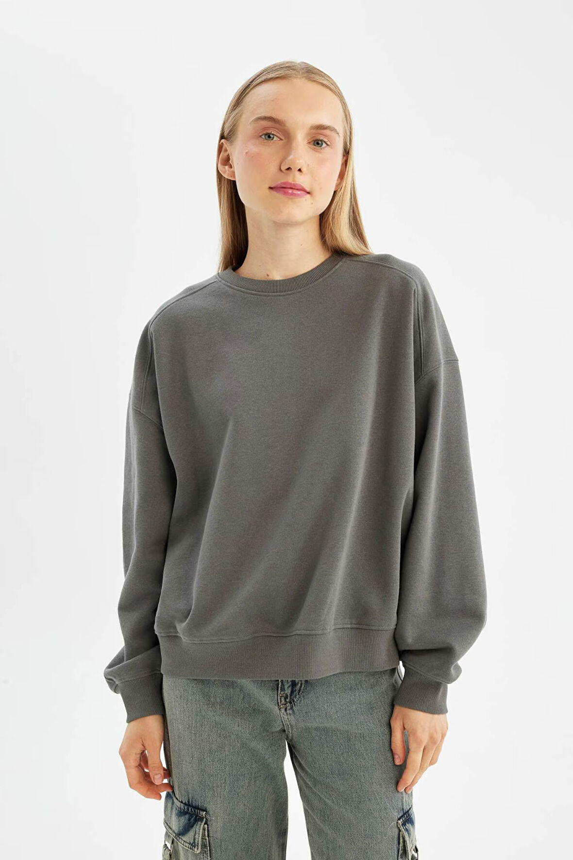 DeFacto Coool Oversize Geniş Kalıp Bisiklet Yaka Kalın Basic Düz Sweatshirt A4177AX24WNGR449