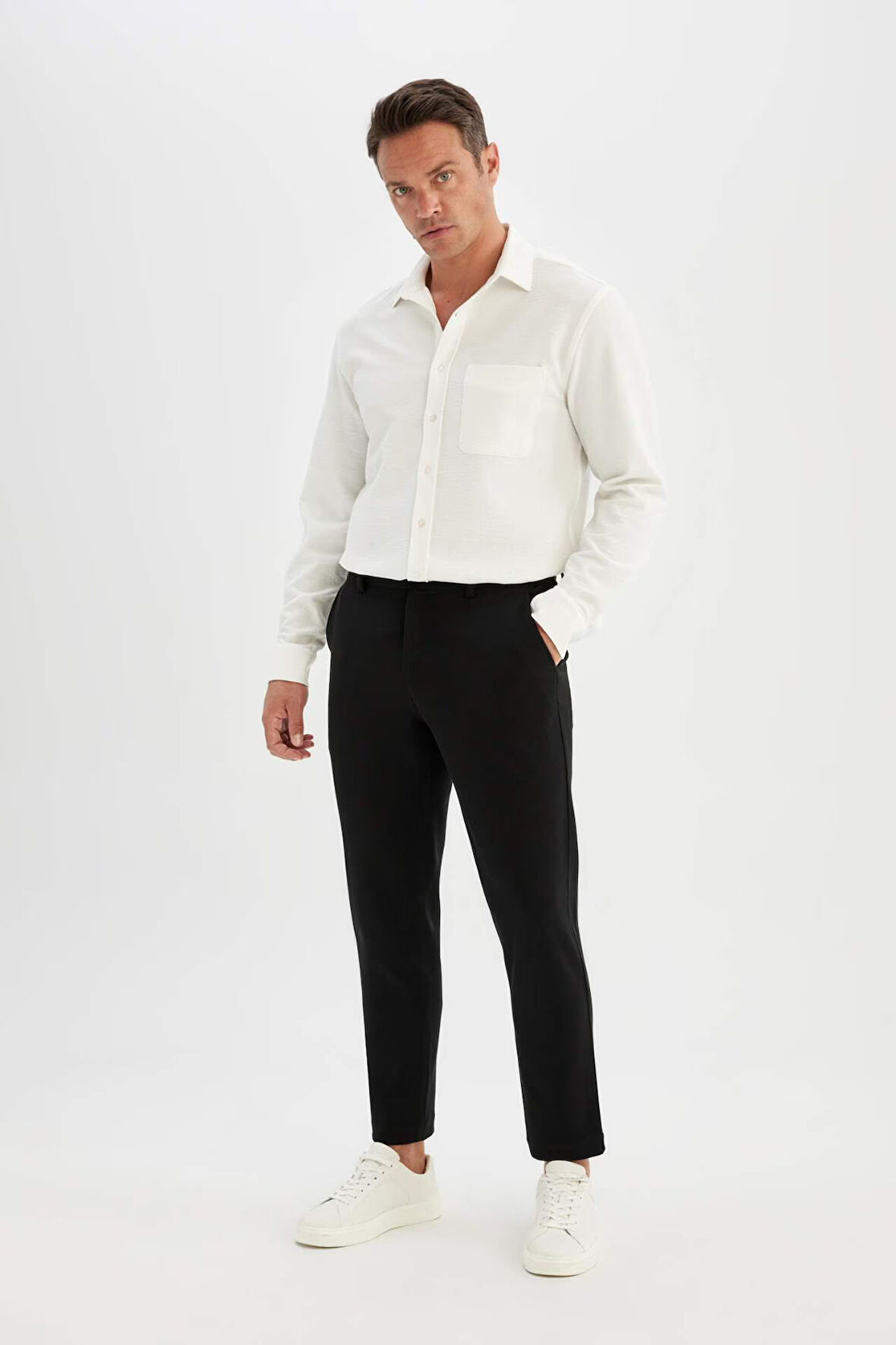 DeFacto Tailored Fit Düz Paça Her Yöne Esneyen Pantolon C7508AX24AUBK27