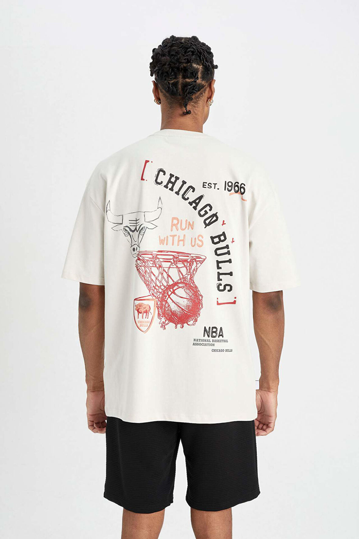 DeFactoFit NBA Chicago Bulls Oversize Fit Bisiklet Yaka Kısa Kollu Tişört C9272AX24AUBG662