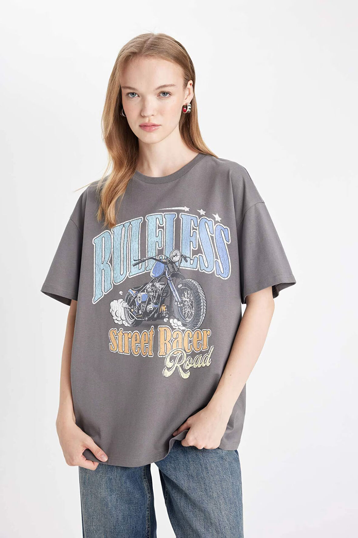 DeFacto Oversize Fit Bisiklet Yaka Baskılı Kısa Kollu Tişört D4925AX24AUAR215