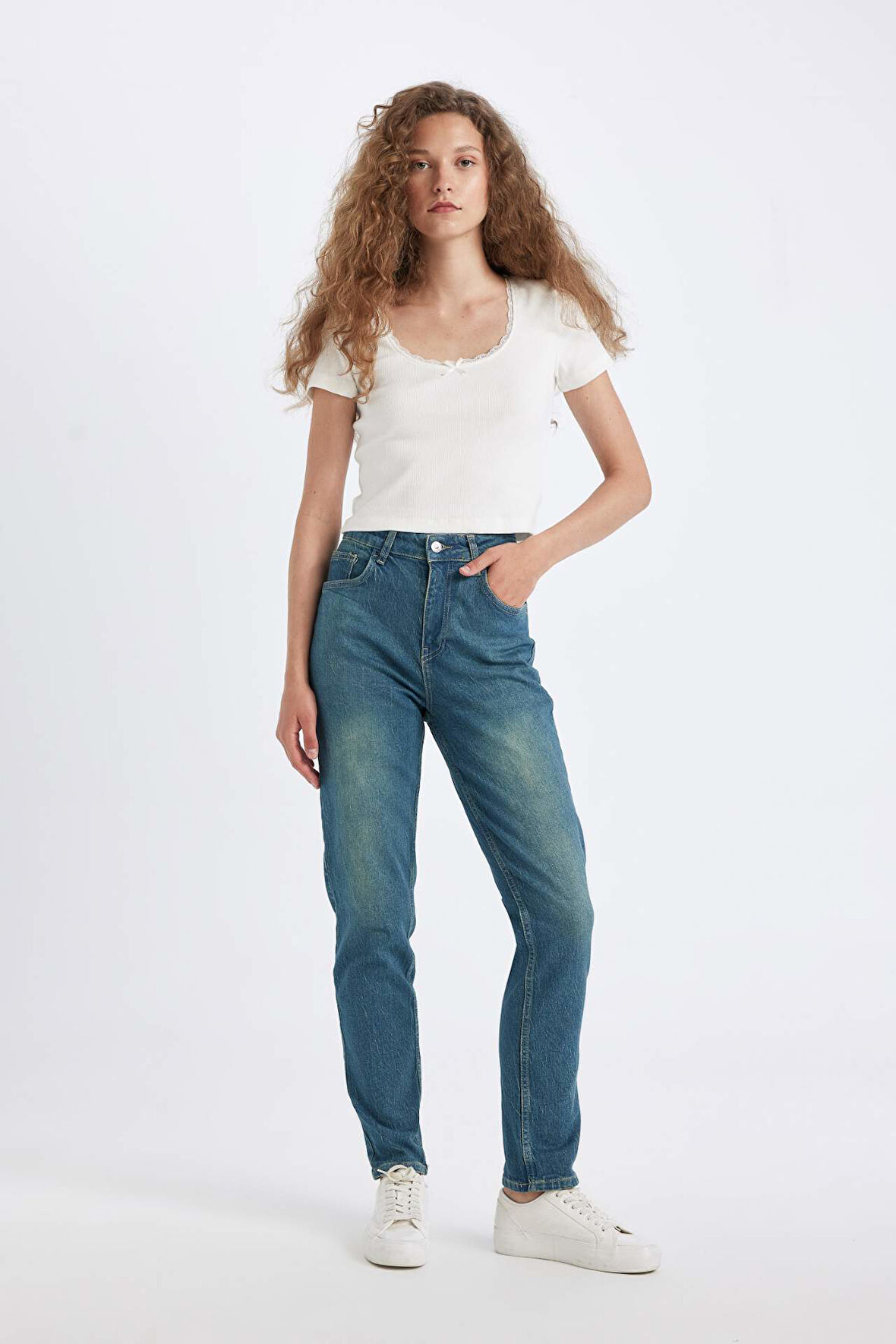 DeFacto Comfort Mom Yüksek Bel Uzun Jean Yıkamalı Pantolon D4302AX24AUNM28