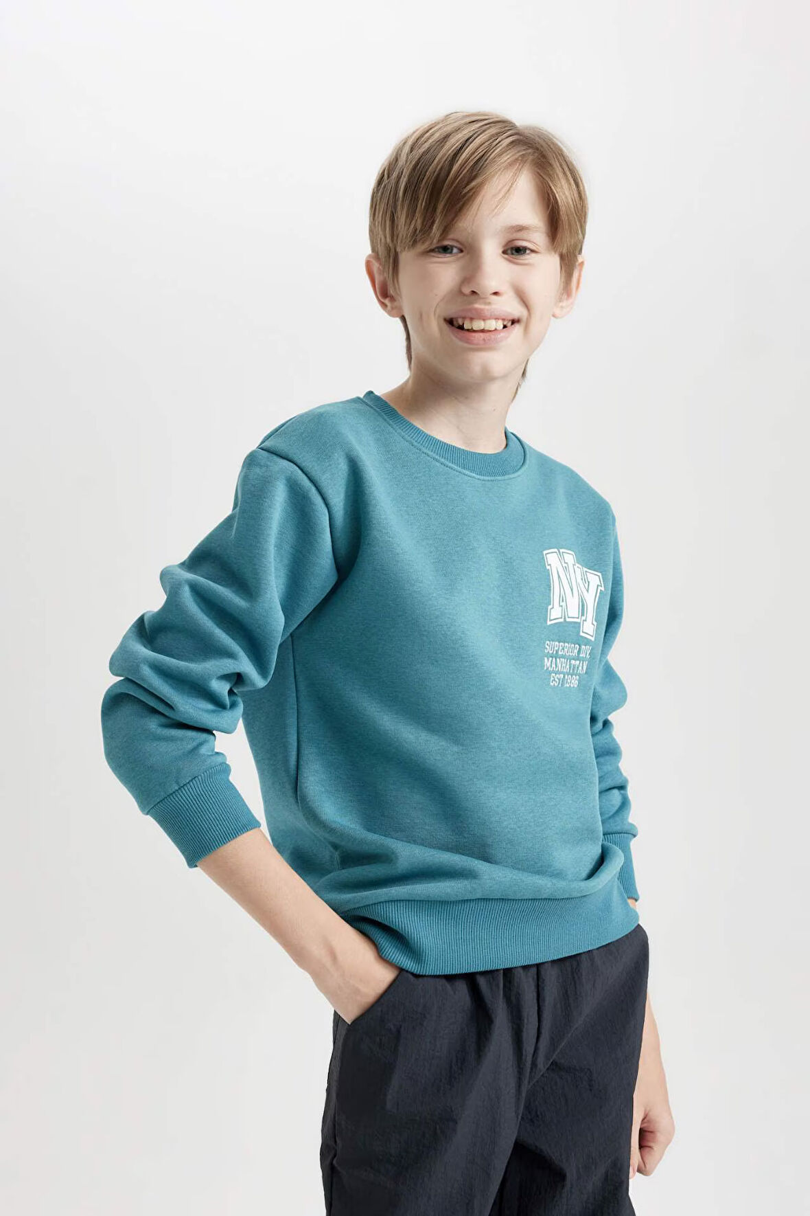 DeFacto Erkek Çocuk Baskılı Bisiklet Yaka Kalın Sweatshirt D3026A824WNBE820