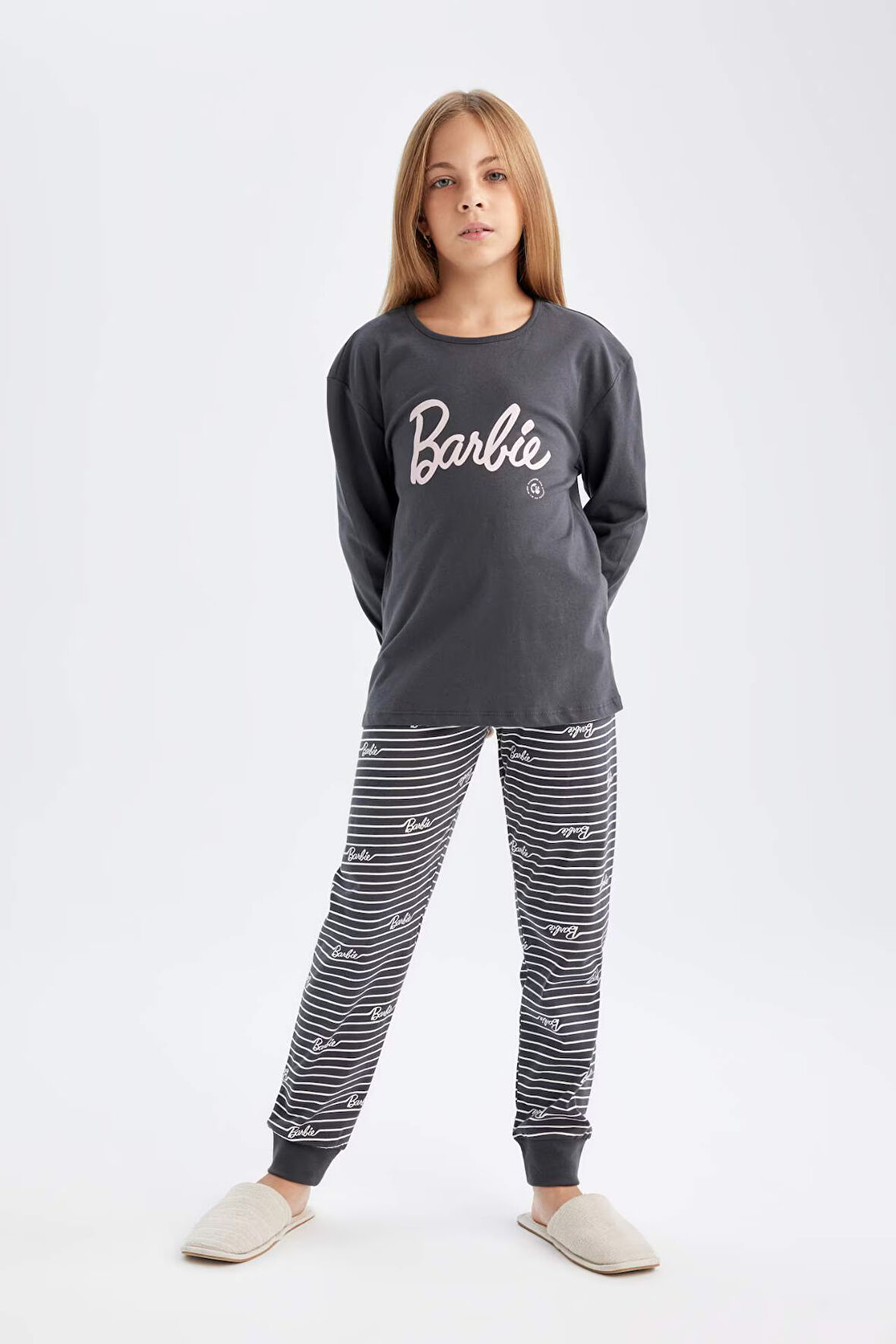 DeFacto Kız Çocuk Barbie Uzun Kollu Pijama Takımı D6060A824AUAR126