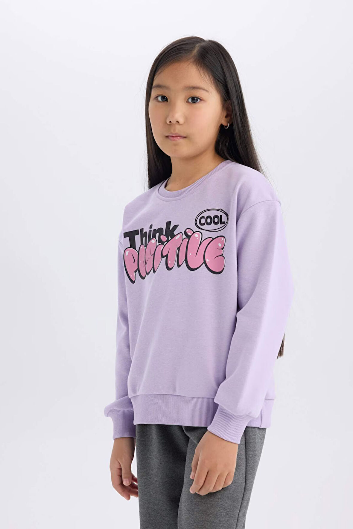 DeFacto Kız Çocuk Relax Fit Bisiklet Yaka Baskılı İçi Yumuşak Tüylü Sweatshirt D1552A824WNPR251