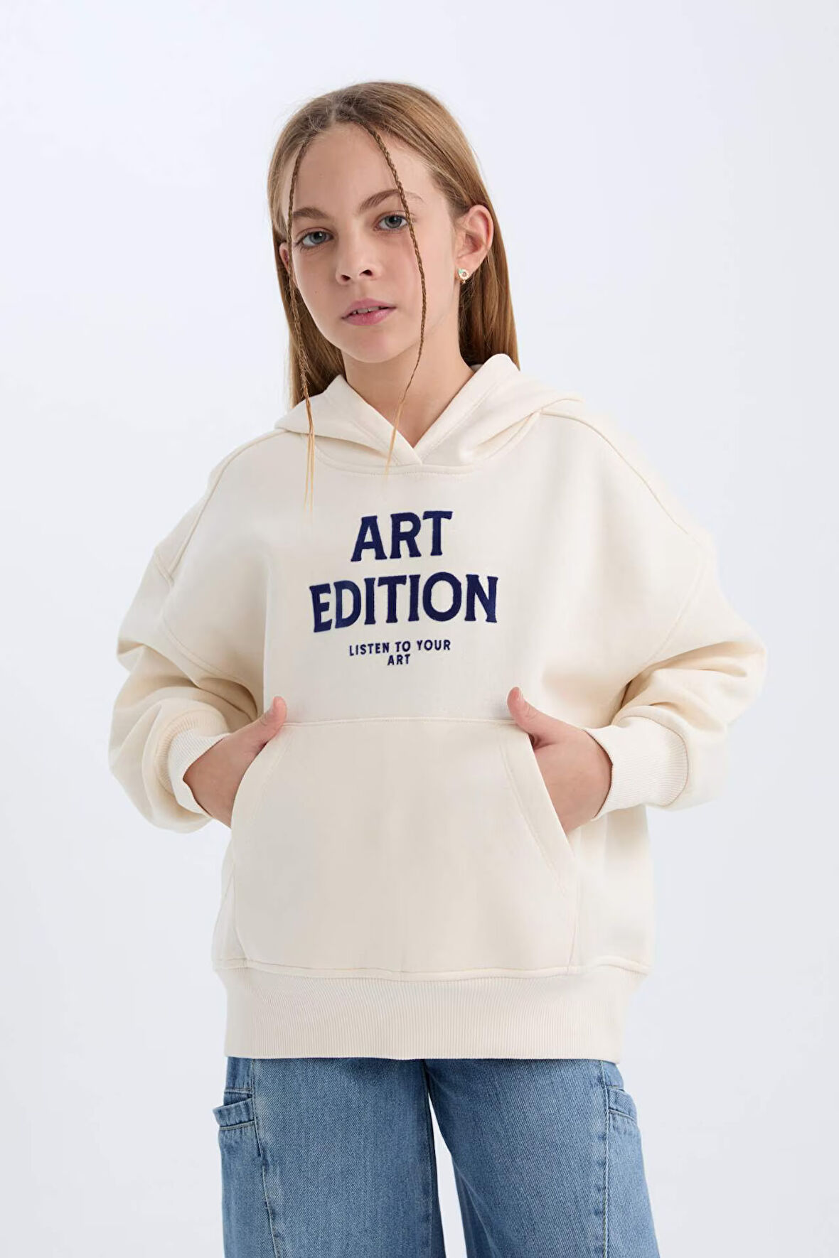 DeFacto Kız Çocuk Oversize Geniş Kalıp Kapüşonlu Baskılı İçi Yumuşak Tüylü Sweatshirt D4296A824WNER233