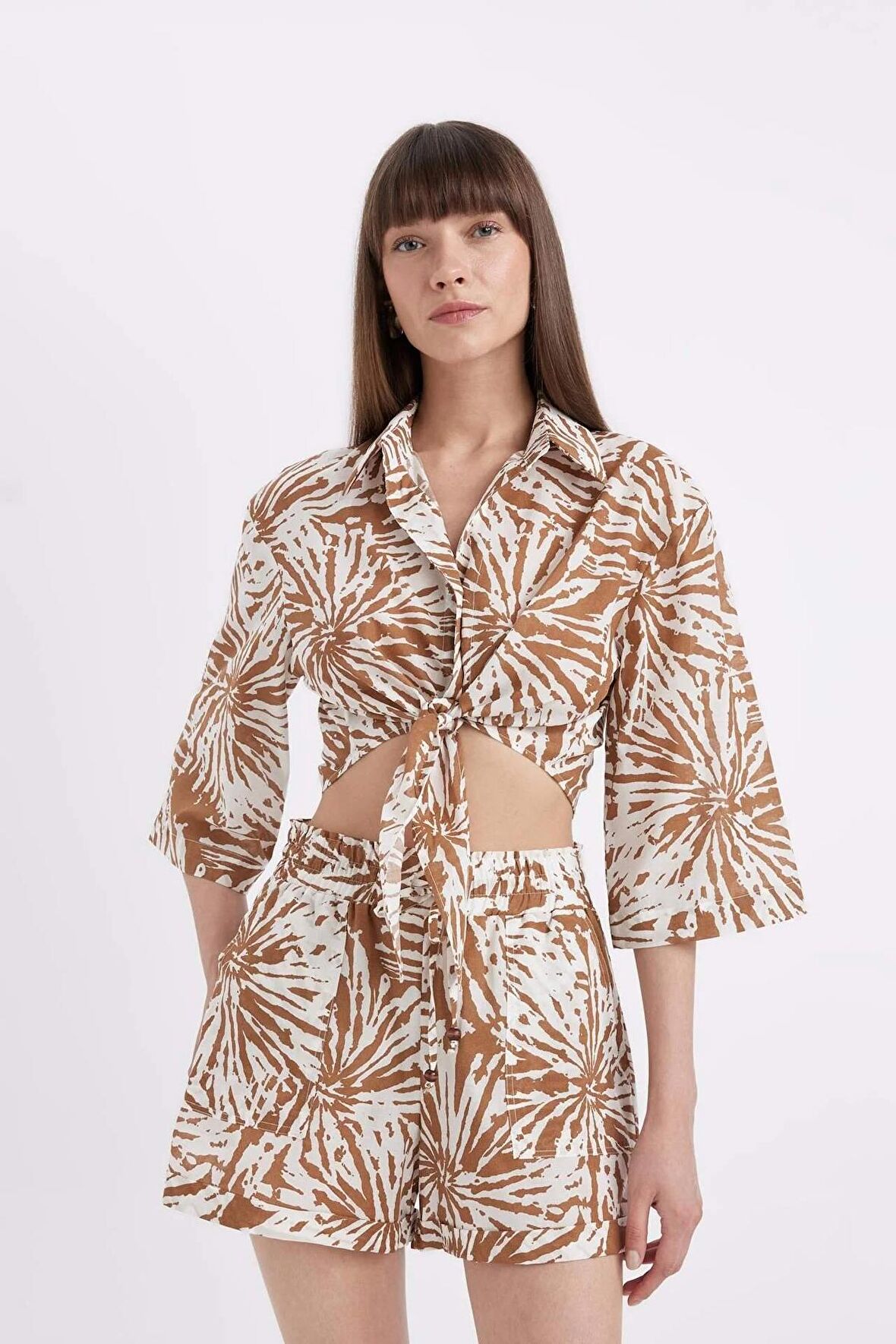 DeFacto Crop Desenli Vual Yarım Kollu Bluz D2973AX24SMBN330