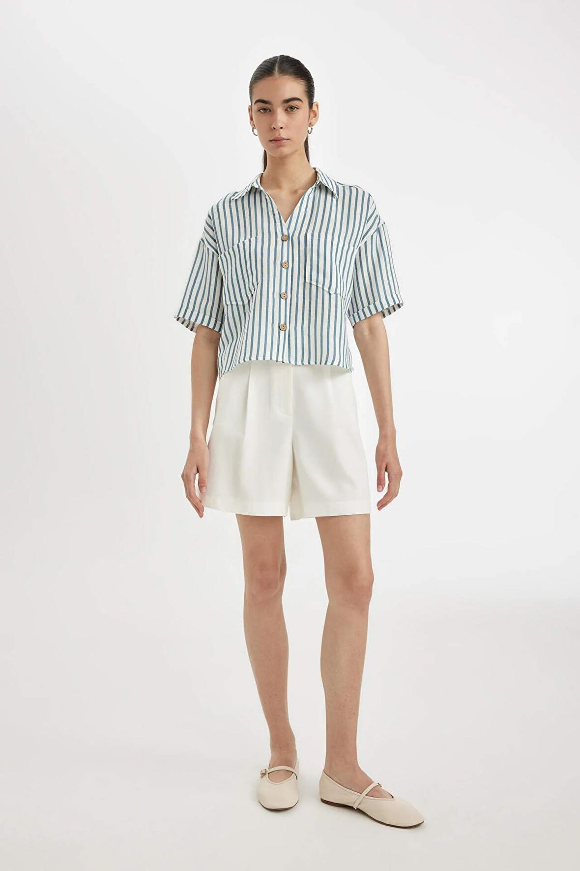 DeFacto Yüksek Bel Geniş Paça Şort D1198AX24SMWT34