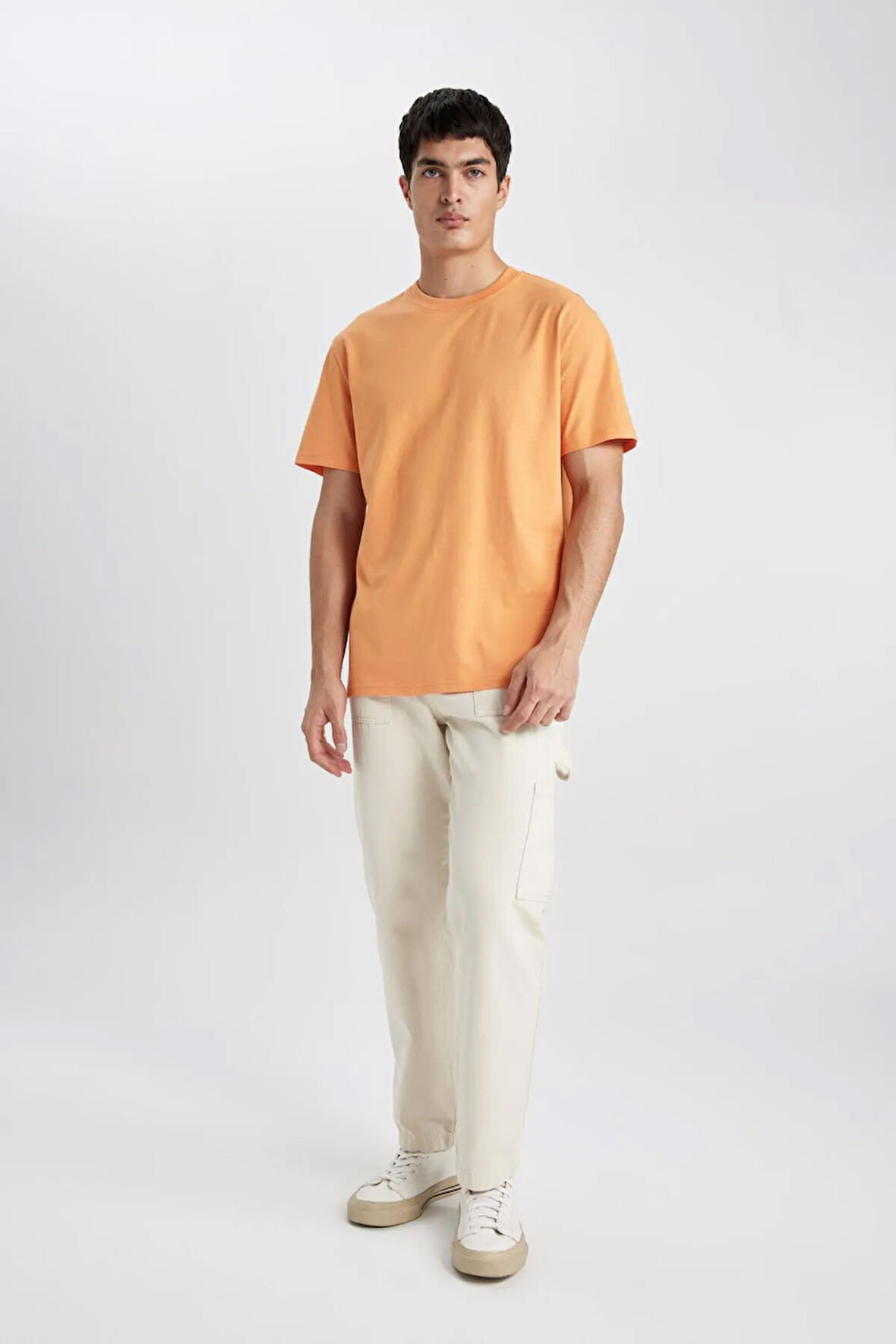 New Regular Fit Bisiklet Yaka Basic Düz %100 Pamuk Kısa Kollu Tişört