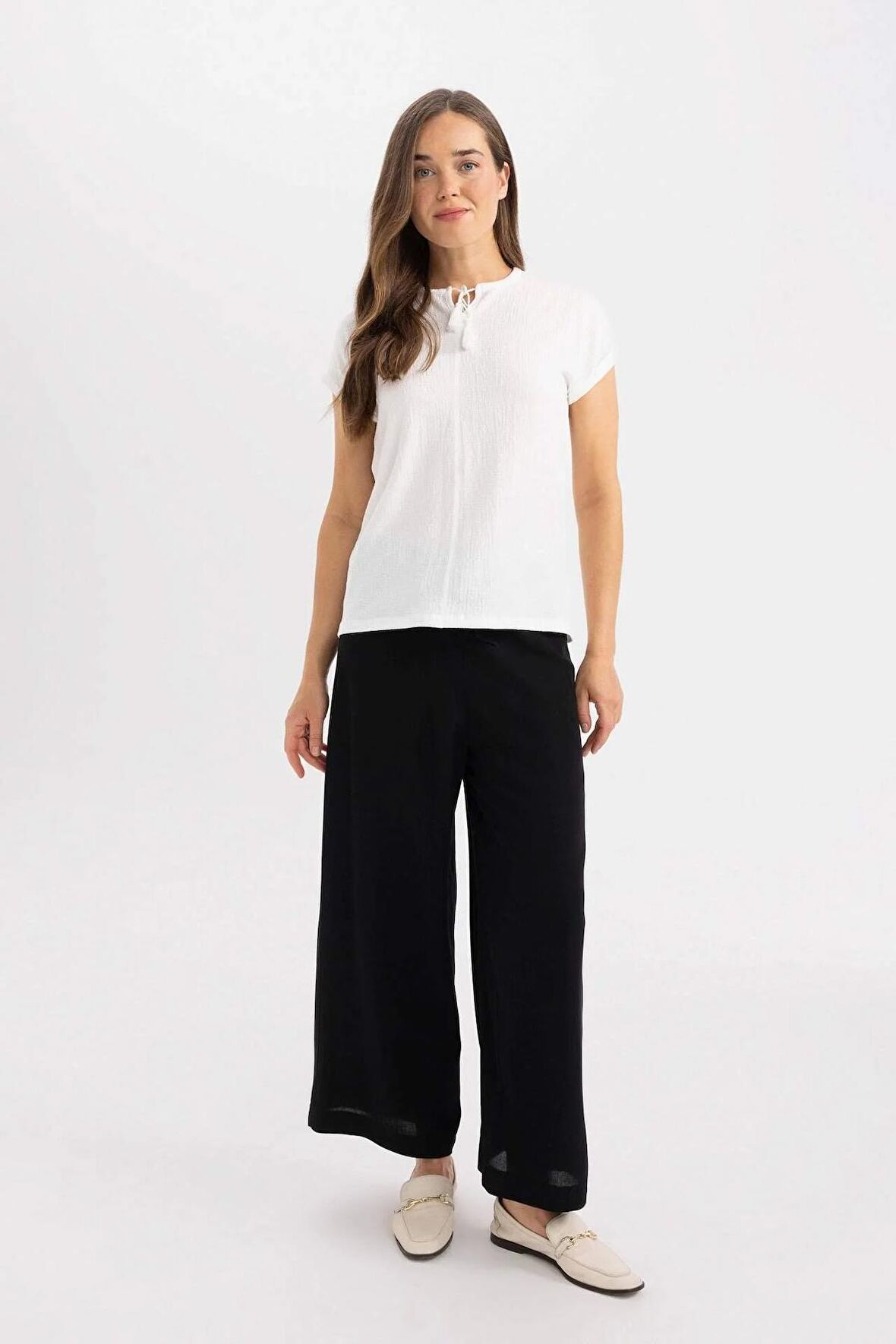 DeFacto Culotte Geniş Paça Krinkıl Viskon Kapri C9565AX24SMBK81