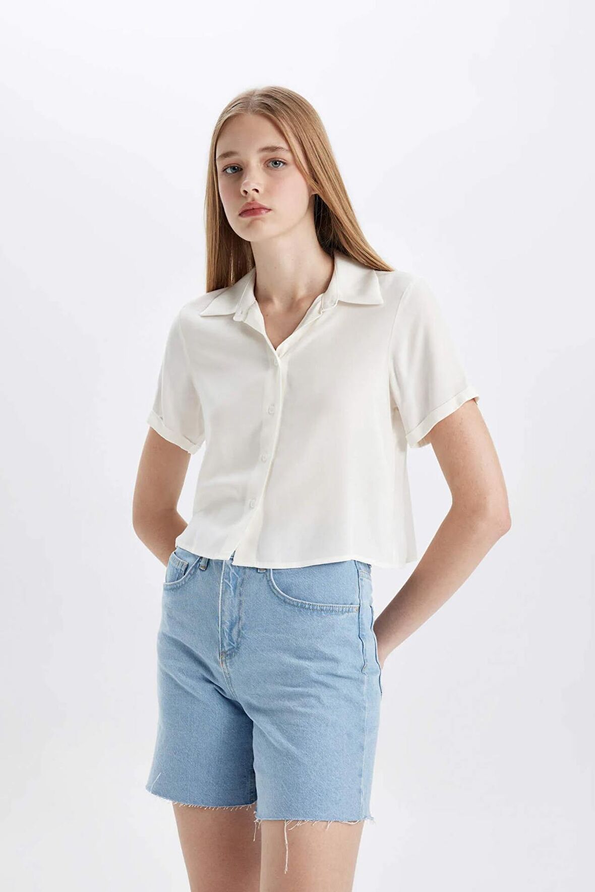 DeFacto Regular Fit Kısa Kollu Gömlek D0362AX24SMWT32