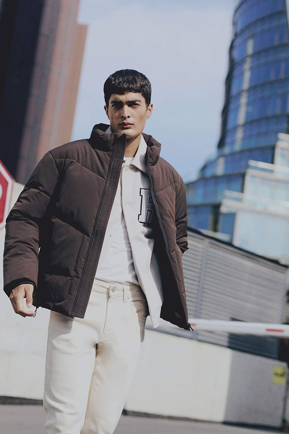 Şişme Mont Slim Fit Dar Kesim Dik Yaka Fermuarlı Cepli