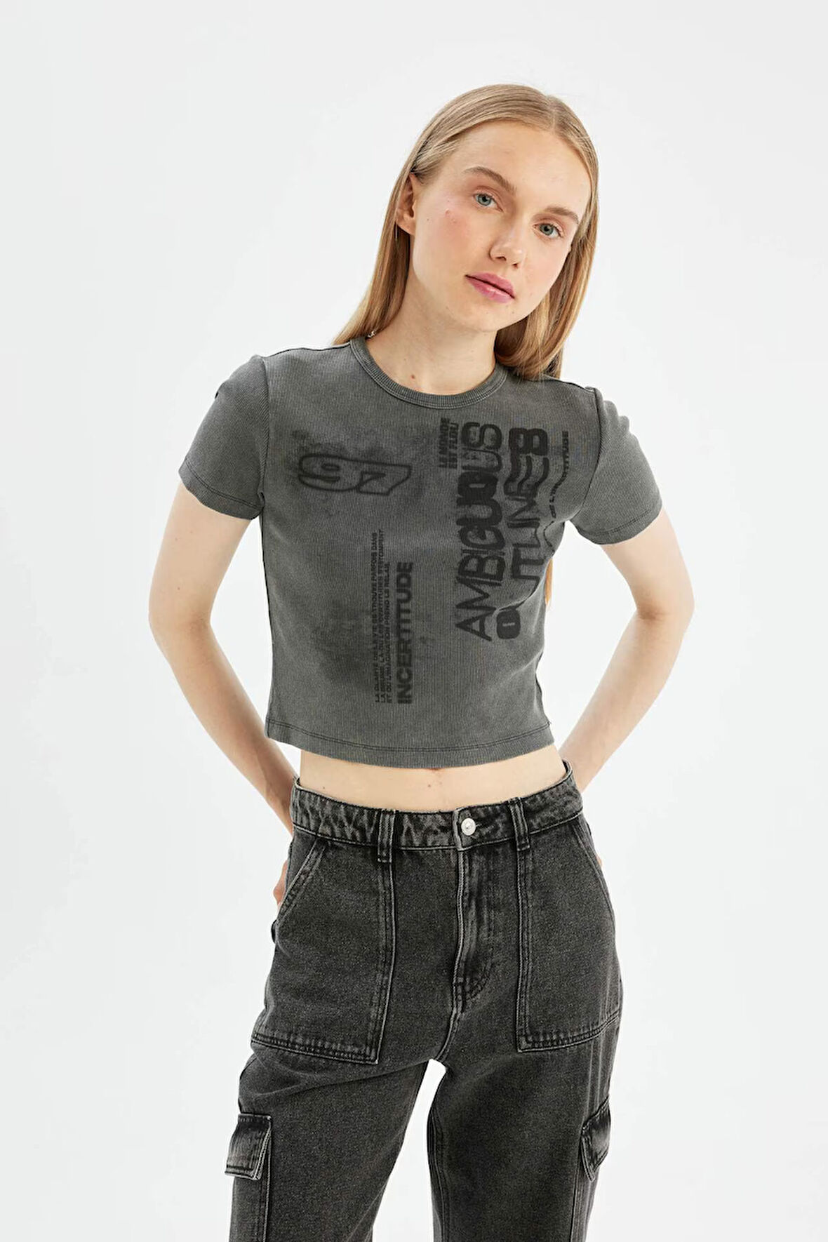 DeFacto Coool Fitted Bisiklet Yaka Baskılı Fitilli Kaşkorse Kısa Kollu Tişört D4385AX24SMAR191