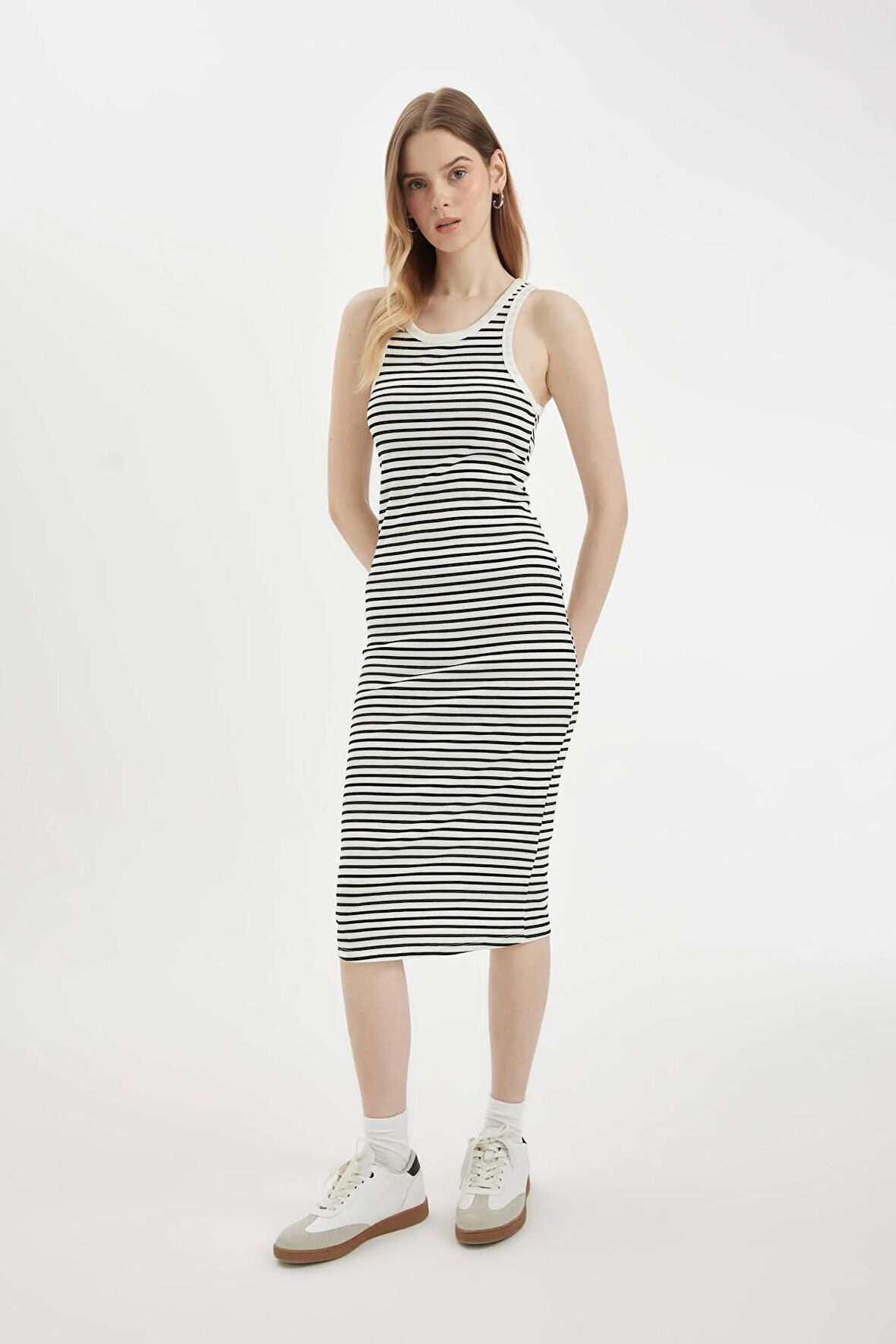 DeFacto Bodycon Halter Yaka Çizgili Fitilli Kaşkorse Kolsuz Midi Elbise C8845AX24SMWT32