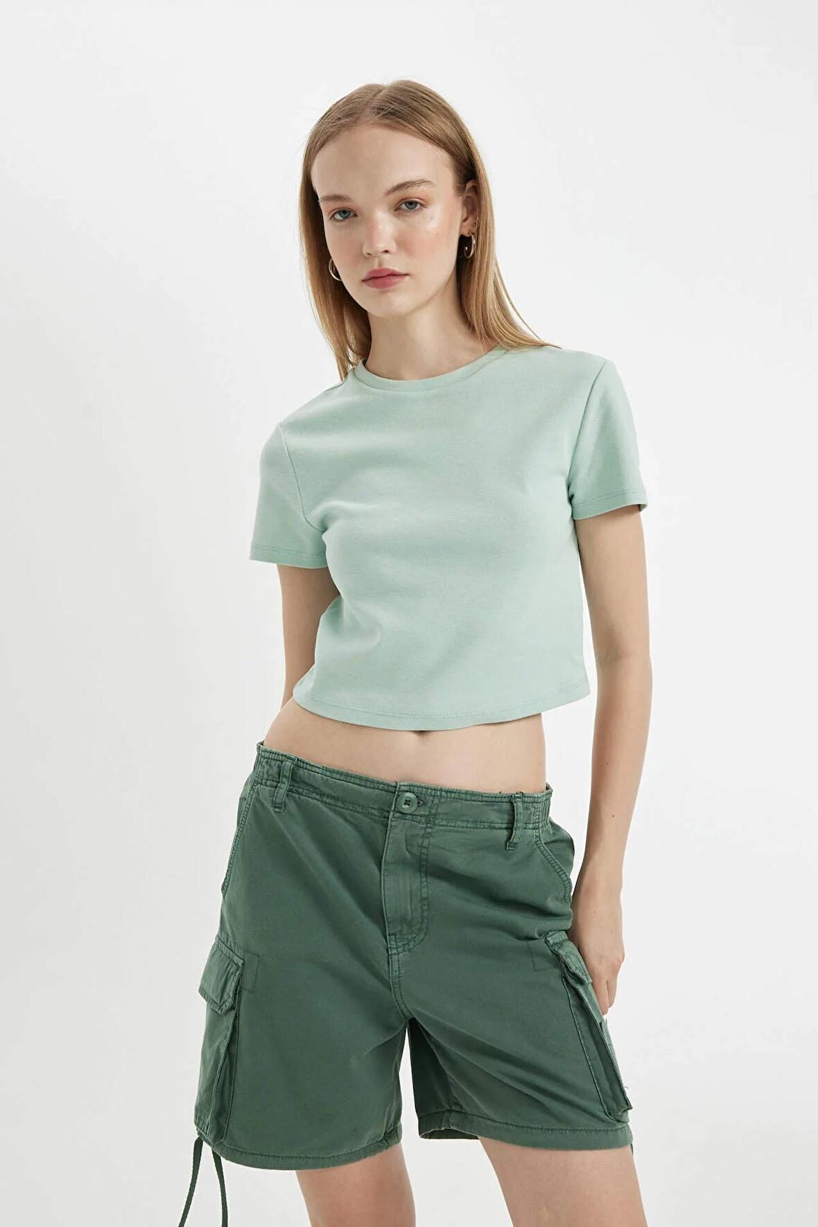 DeFacto Coool Fitted Ribana Basic Düz Crop Kısa Kollu Tişört T9631AZ24SMTR35