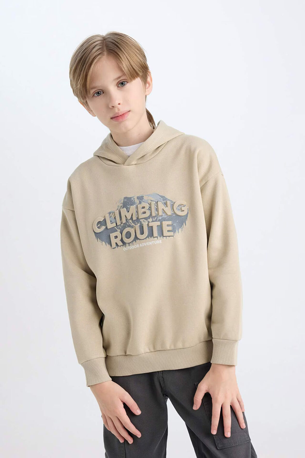 DeFacto Erkek Çocuk Oversize Geniş Kalıp Kapüşonlu Baskılı Sweatshirt D5408A824WNKH479