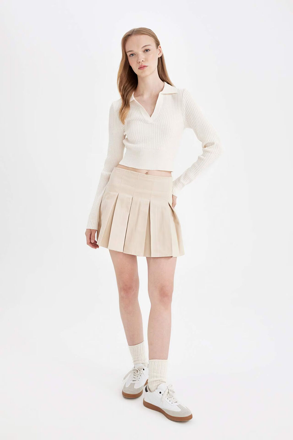 DeFacto Coool Piliseli Normal Bel Basic Düz Gabardin Mini Etek D5265AX24AUER42