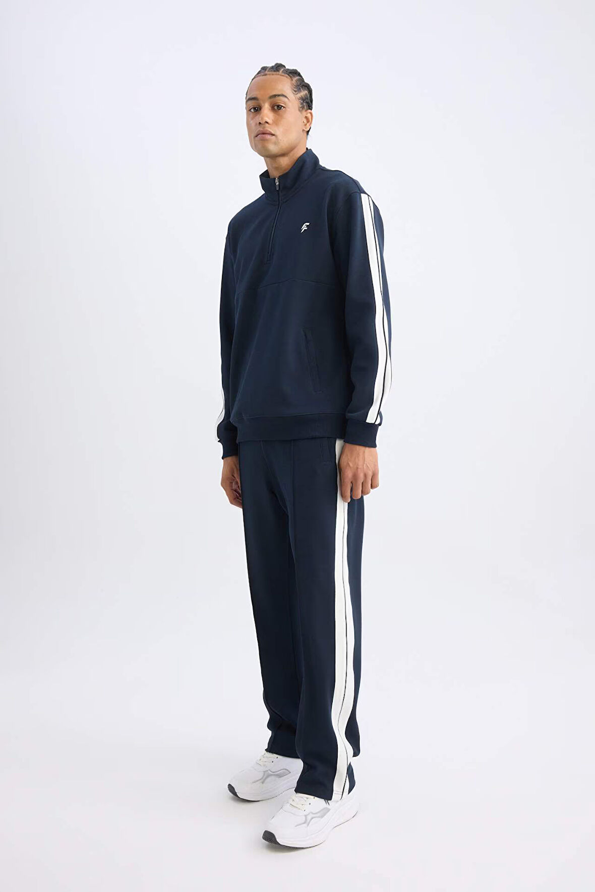 DeFactoFit Sporcu Jogger Eşofman Altı Standart Fit Standart Paça Beli Lastikli Cepli D1957AX24AUNV146