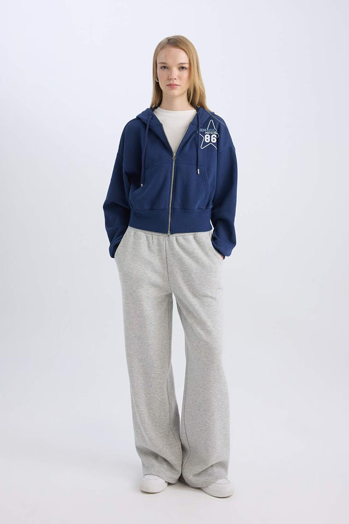 DeFacto Coool Wide Leg Geniş Bol Paça Eşofman Altı Beli Lastikli Bağcıklı Cepli Basic Düz B3345AX24WNGR210