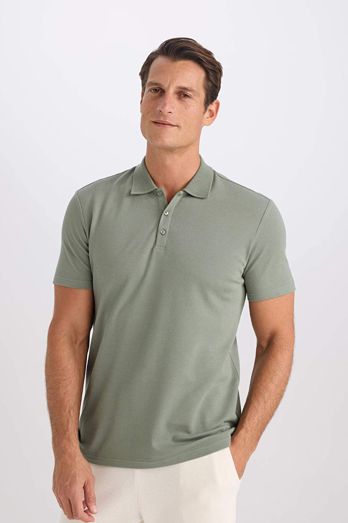 DeFacto Slim Fit Dar Kesim Kısa Kollu Pamuklu Basic Düz Polo Tişört M6609AZ25SPGN460