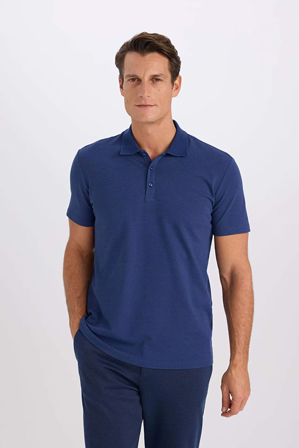 DeFacto Slim Fit Dar Kesim Kısa Kollu Pamuklu Basic Düz Polo Tişört M6609AZ25SPIN131